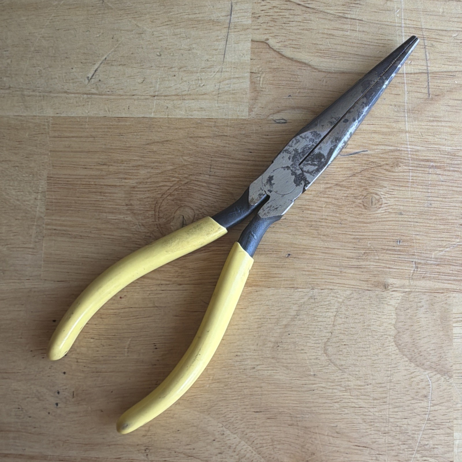 Williams Tools 7-1/4″ Long Needle Nose Pliers Yellow Handle PL-78-C Made in USA