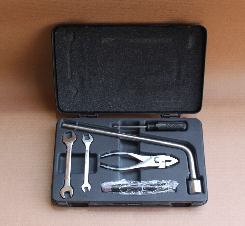 Lexus Ls430, Ls400 Emergency Lug Wrench Toyota OEM Tool Kit