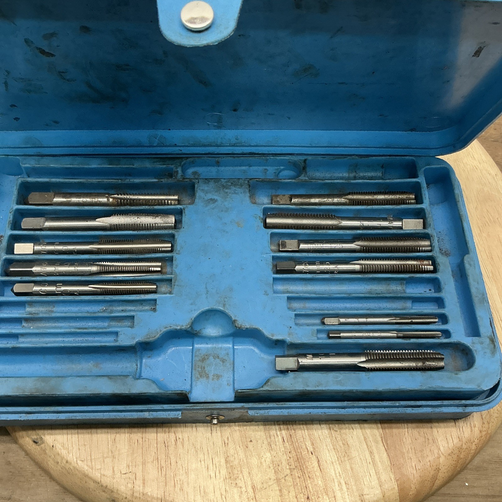 Matco tools. Metric tap and die super set no 6312. (F)