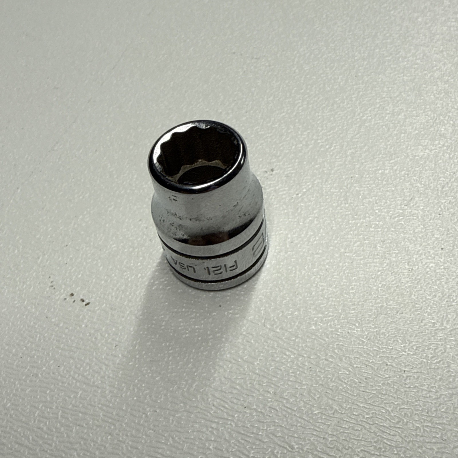 Snap-on Tools F121, 3/8″ Drive 12-Point SAE 3/8″ Shallow Socket USA.