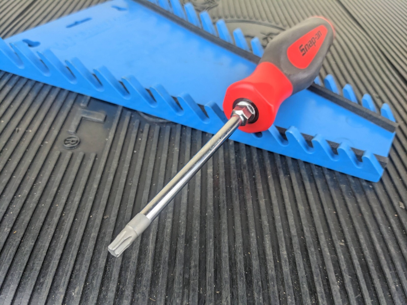 #bc458 NEW! Snap-on USA RED Soft Grip T30 Torx Screwdriver SGDTX430B