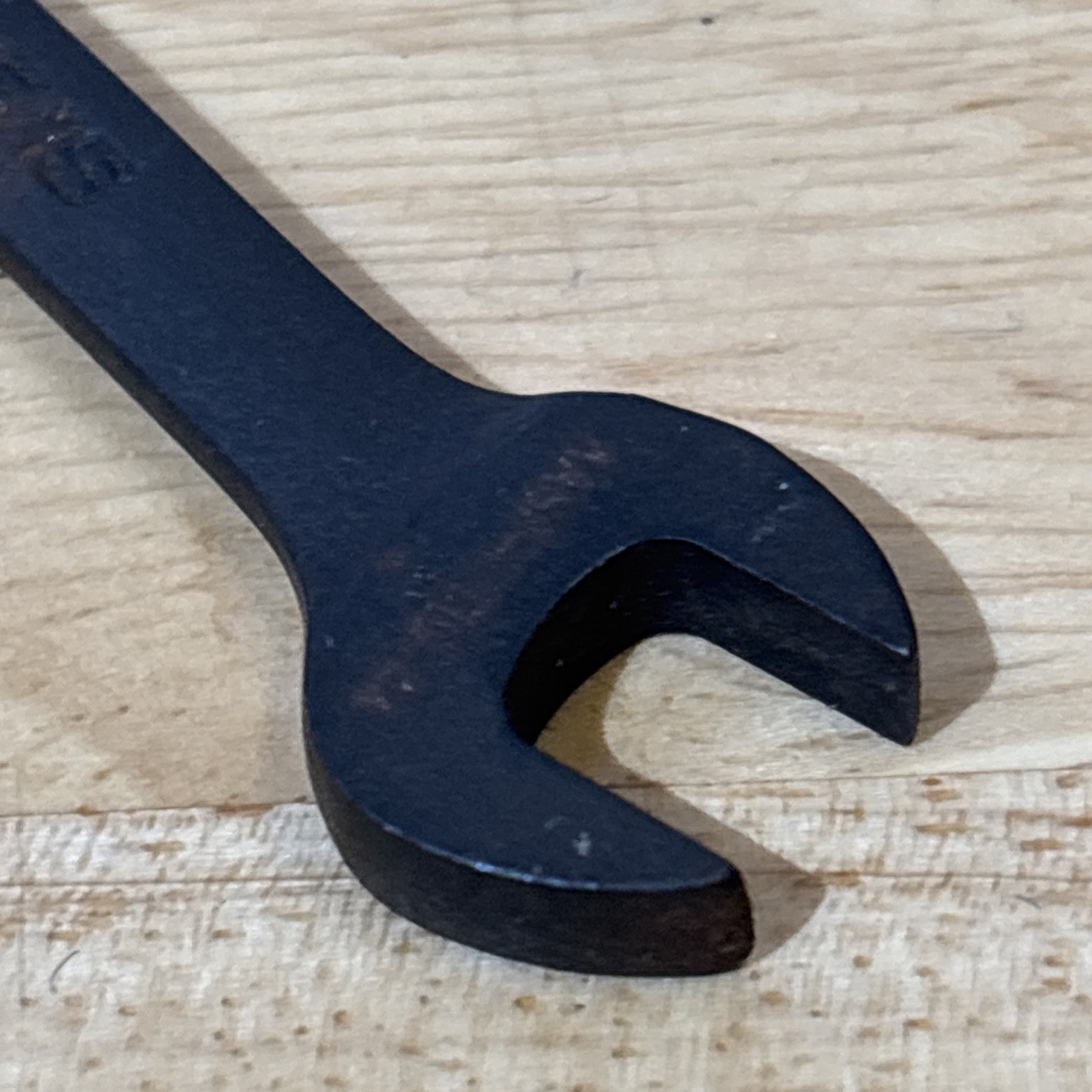 Snap On 1/4″ x 5/16″ Double Open End Wrench Black Industrial Finish GVO810B USA