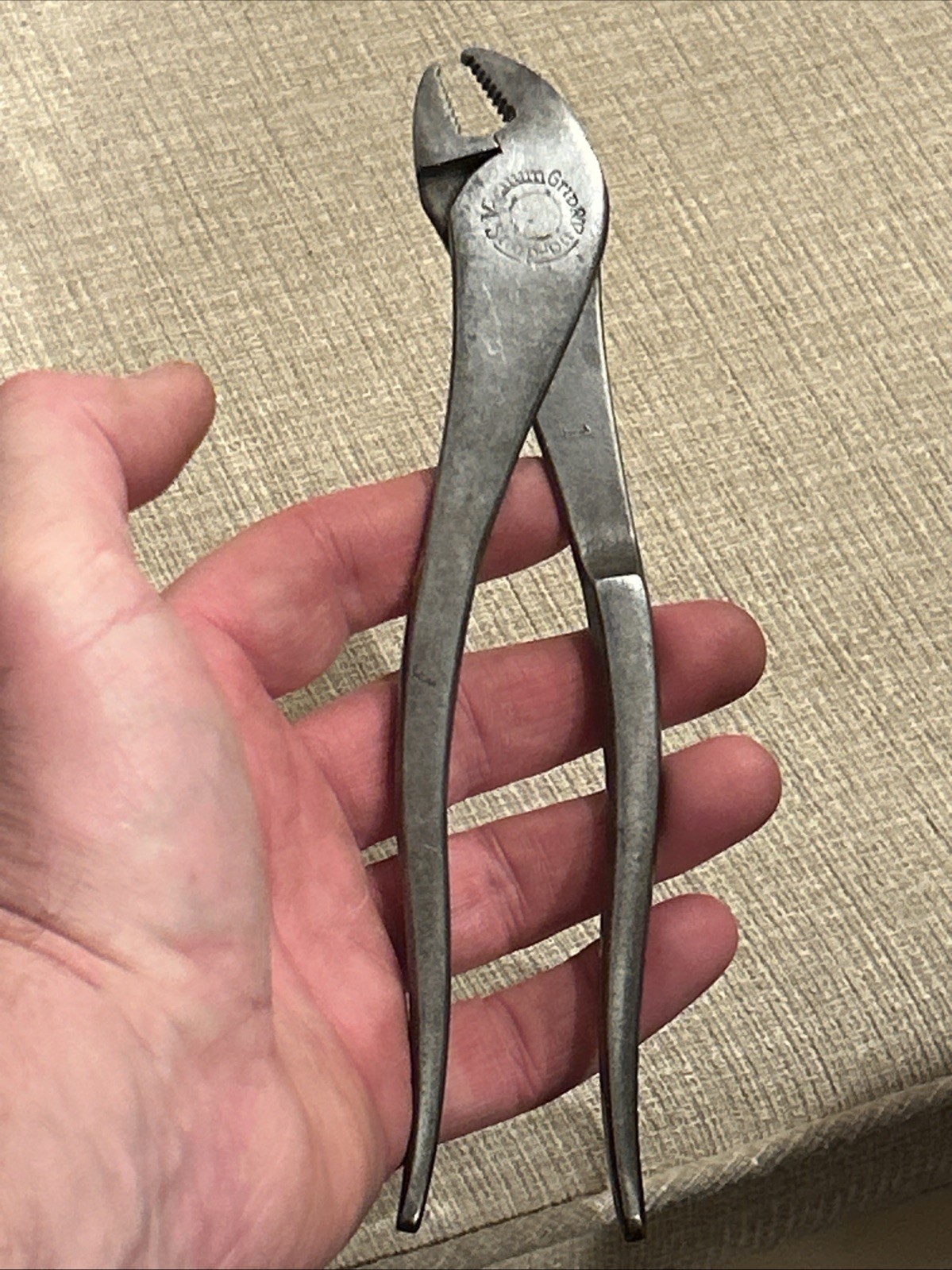 SNAP ON VINTAGE VACUUM GRIP 208 ANGLE NOSE PLIERS BATTERY TERMINAL HOSE CLAMP