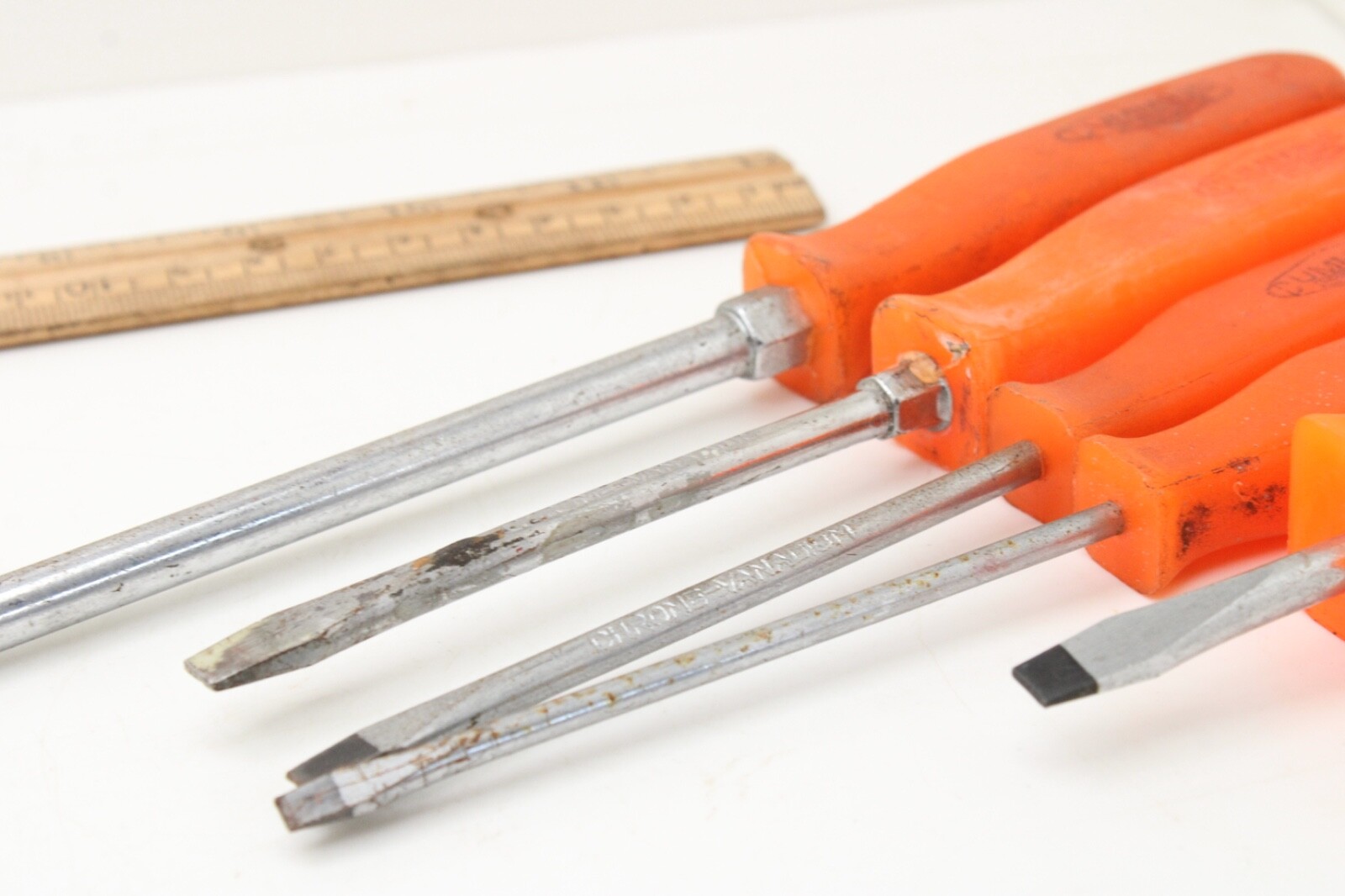 Cummins Lot Of 10 Flat/Slotted and Phillips Screwdrivers Orange Green Handles
