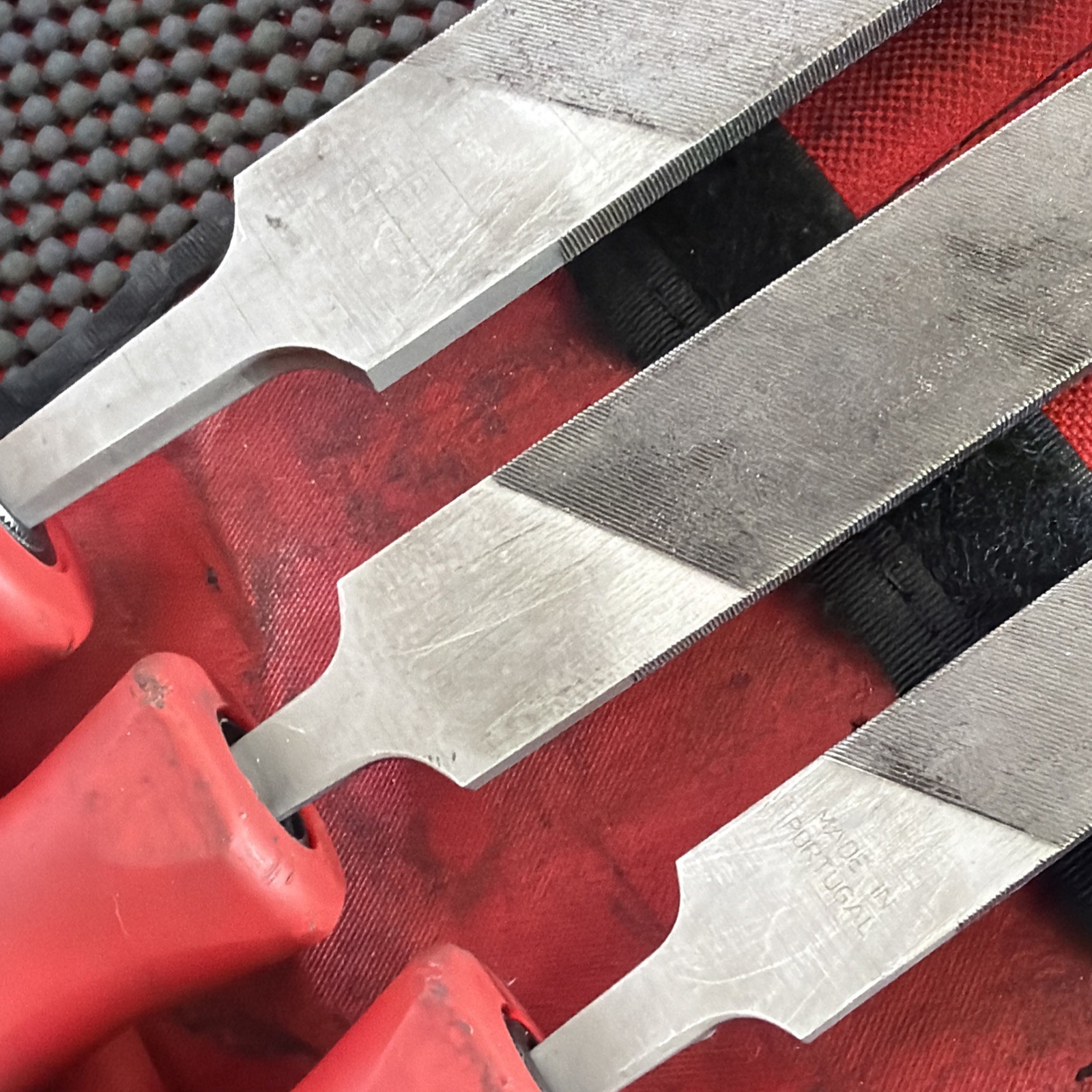 Snap On Tools Bastard Cut Mill File Set 4pc Red Soft Handle W/ Pouch SGH300A
