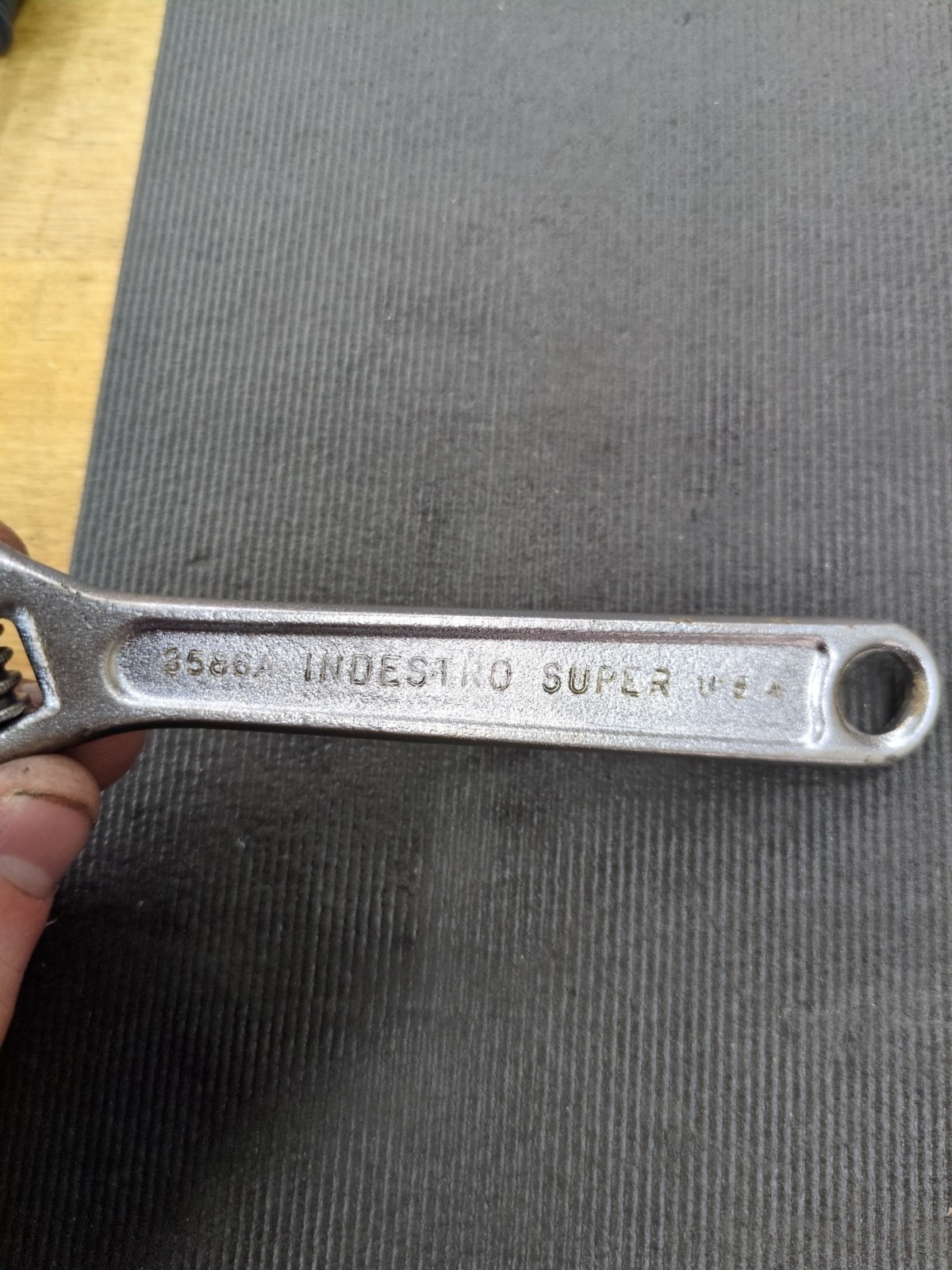 «INDESTRO SUPER» U.S.A. #3586A 6″ FORGED ALLOY STEEL ADJUSTABLE END WRENCH.