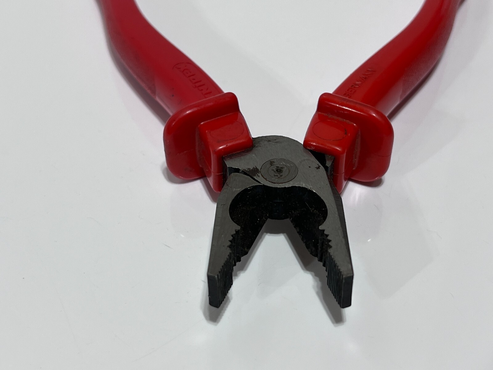 Cornwell KNIPEX AE-KN 0202-8E Insulated High Leverage Cutting & Gripping Pliers