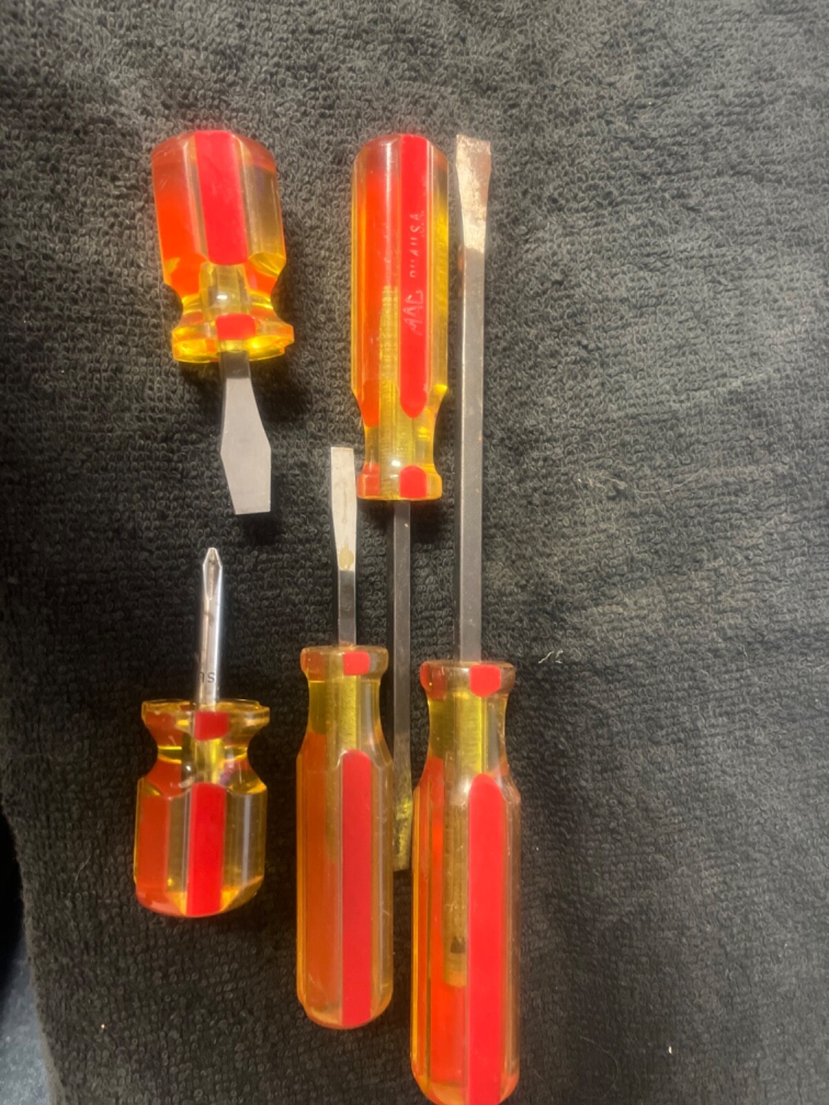 MAC TOOLS — FIVE SCREWDRIVERS — 4 FLAT TIP AND ONE PHILLIPS