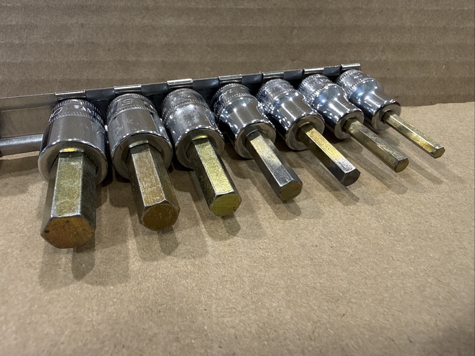 Snap-on ~ 207EFAMY ~ 7pc 3/8″ dr ~ Metric Standard Hex Bit Socket Set 4-10 mm