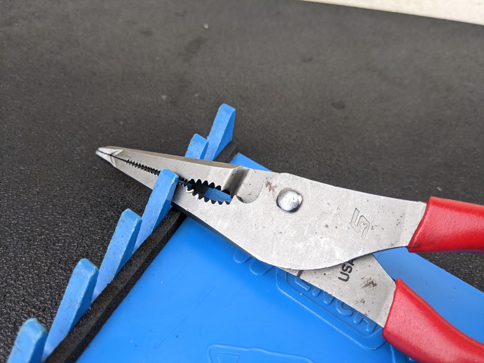 #bo172 SNAP ON LN47ACF 9″ Talon Grip Long Nose Slip Joint Pliers RED USA TOOLS