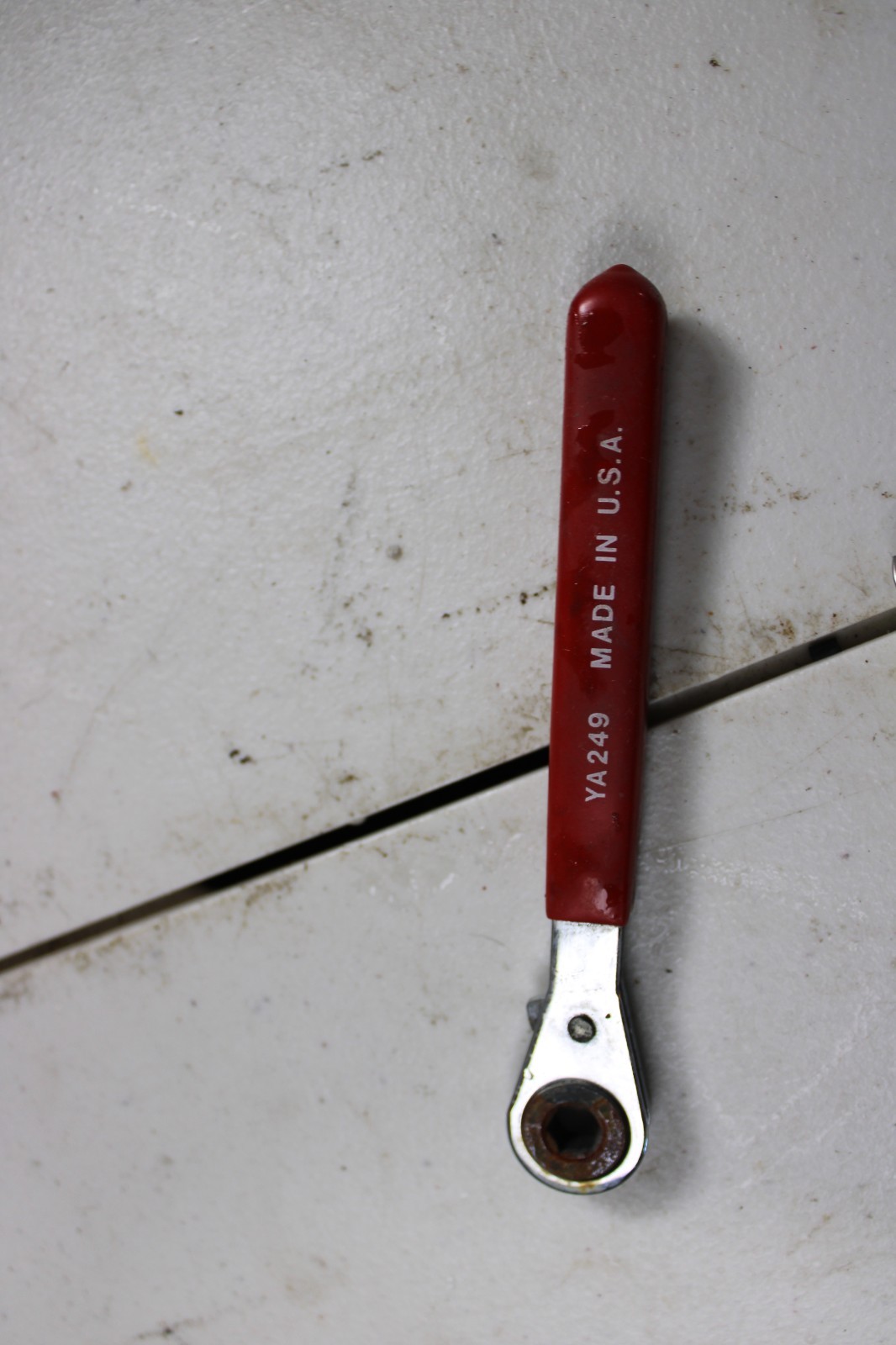 Blue Point YA249 5/16″ Short Side Post Battery Ratchet Wrench