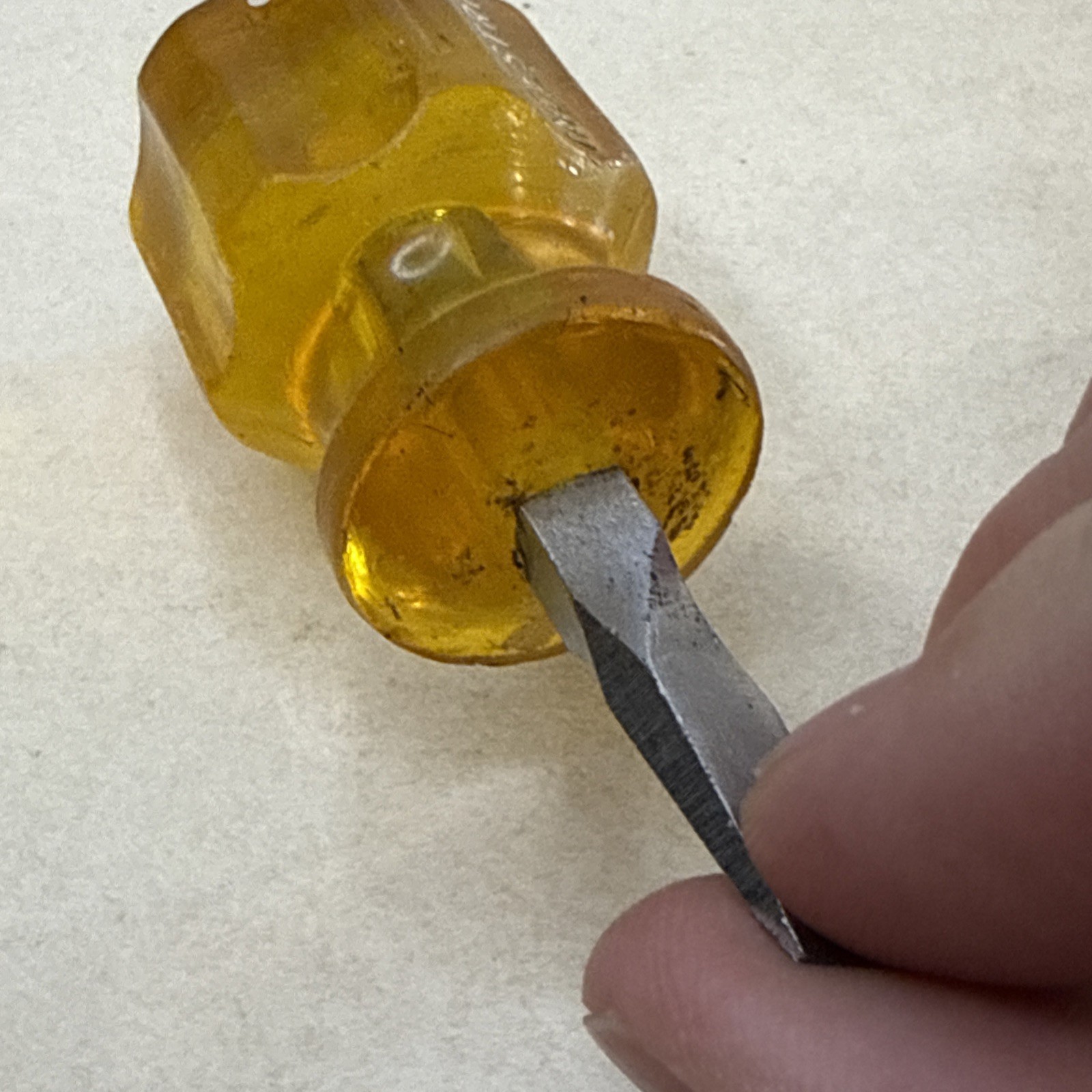 Vintage INDESTRO Amber 3721 Square Shank 1-1/4″ Stubby Flathead Screwdriver old