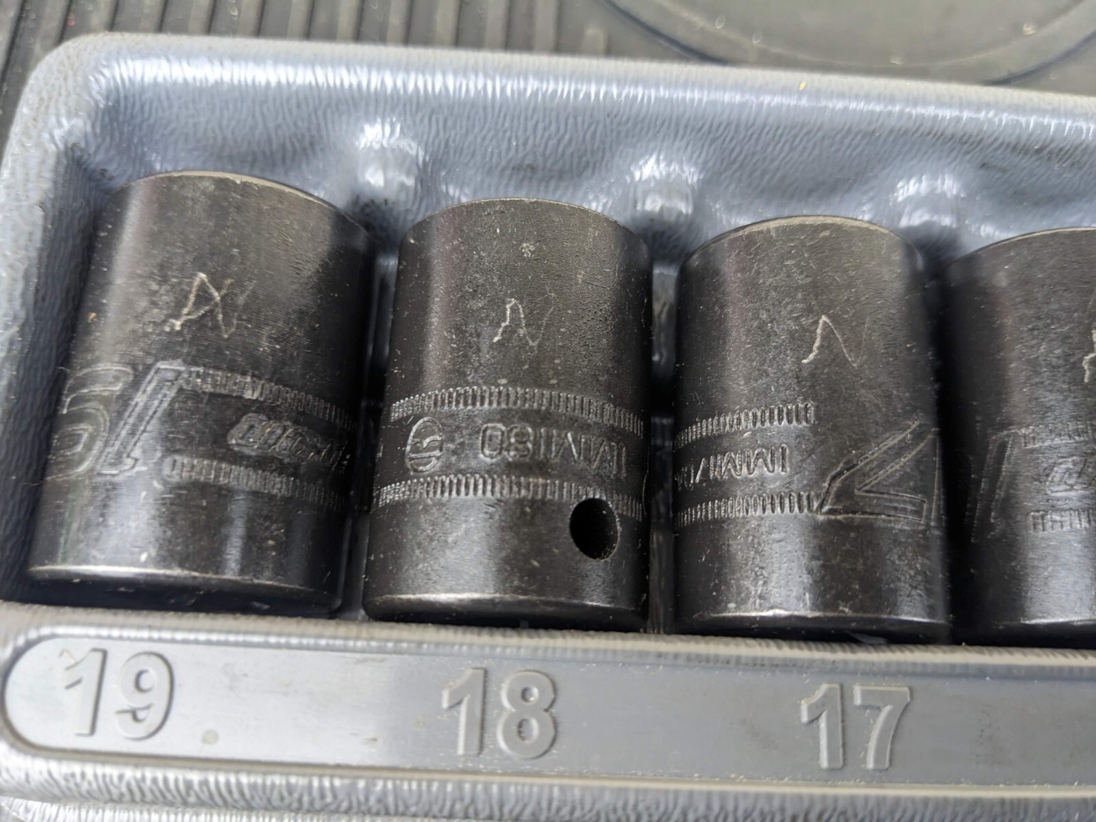#bb249 Snap On 1/2″ drive 10 t0 19 mm 6-point Shallow Impact Socket Set 310IMMYA