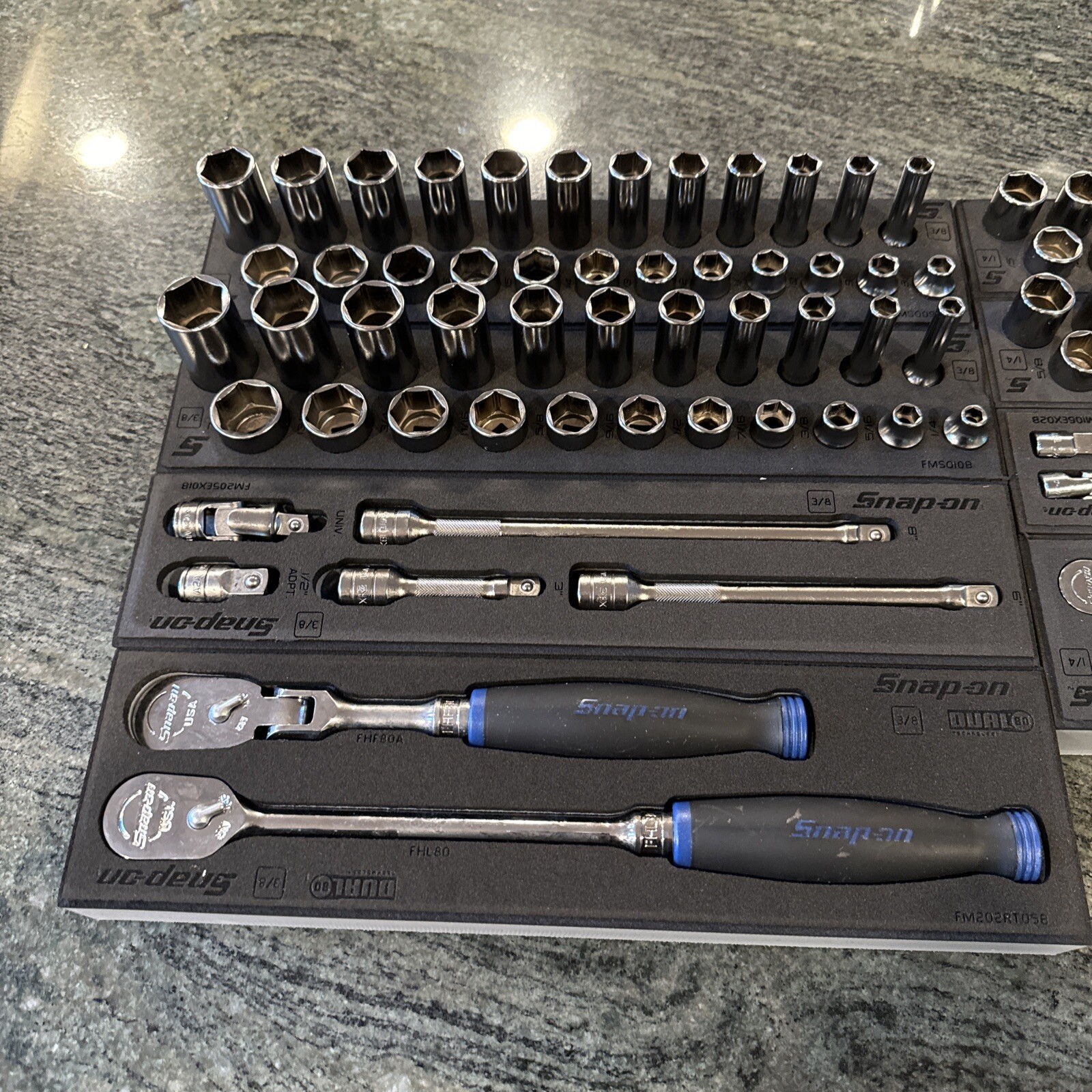 Snap-on 106 pc 3/8” & 1/4” sae & metric with extensions and ratchets