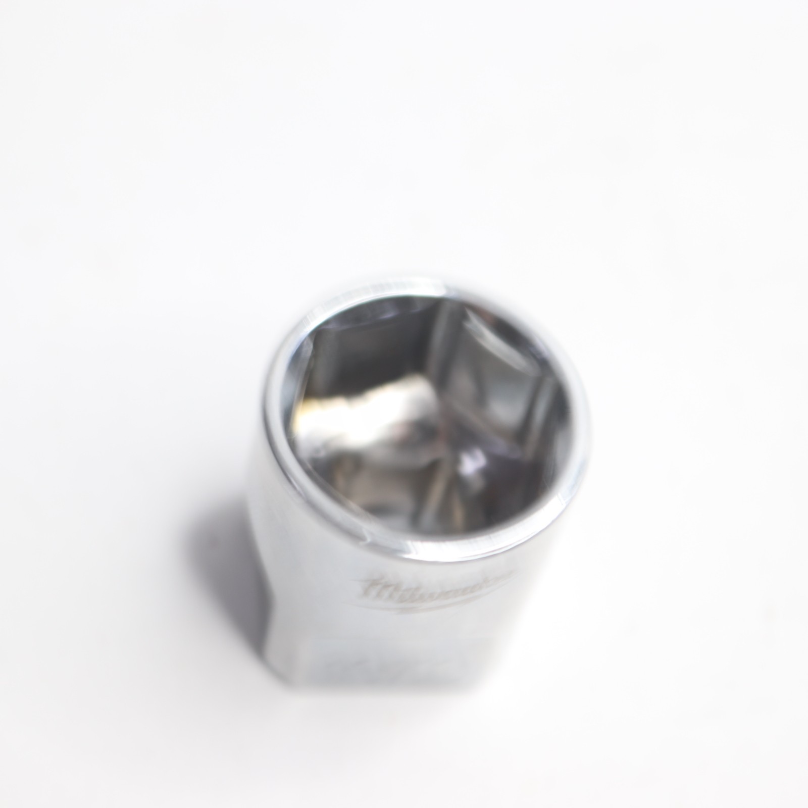 Milwaukee Shallow Standard Socket with 4 Flat Sides 6-Point 3/8″ Drive 13/16″