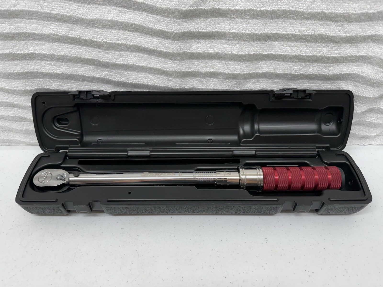 Snap On 3/8” Dr RED Adjustable Click Type Torque Wrench #QE2R100R