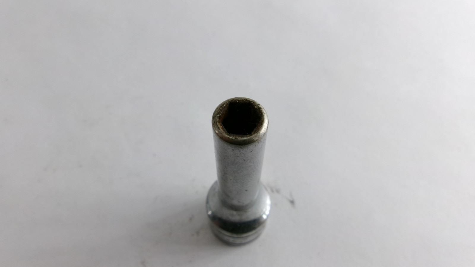 Snap-on tools 3/8″ drive 1/4″ SAE Deep 6 point Socket SFS081 USA Nice!
