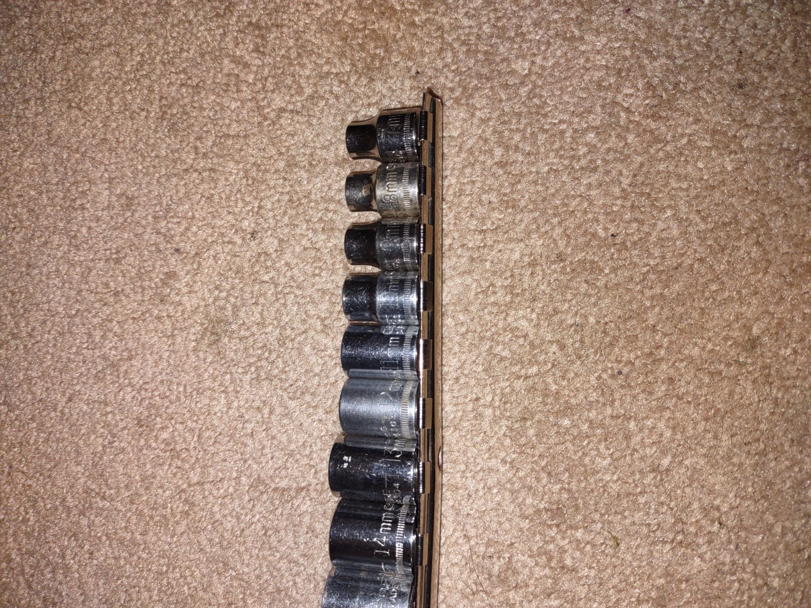 Craftsman 14 Pcs 3/8’Dr. 12point Metric Shallow Socket Set 7mm- 21mm On Rail