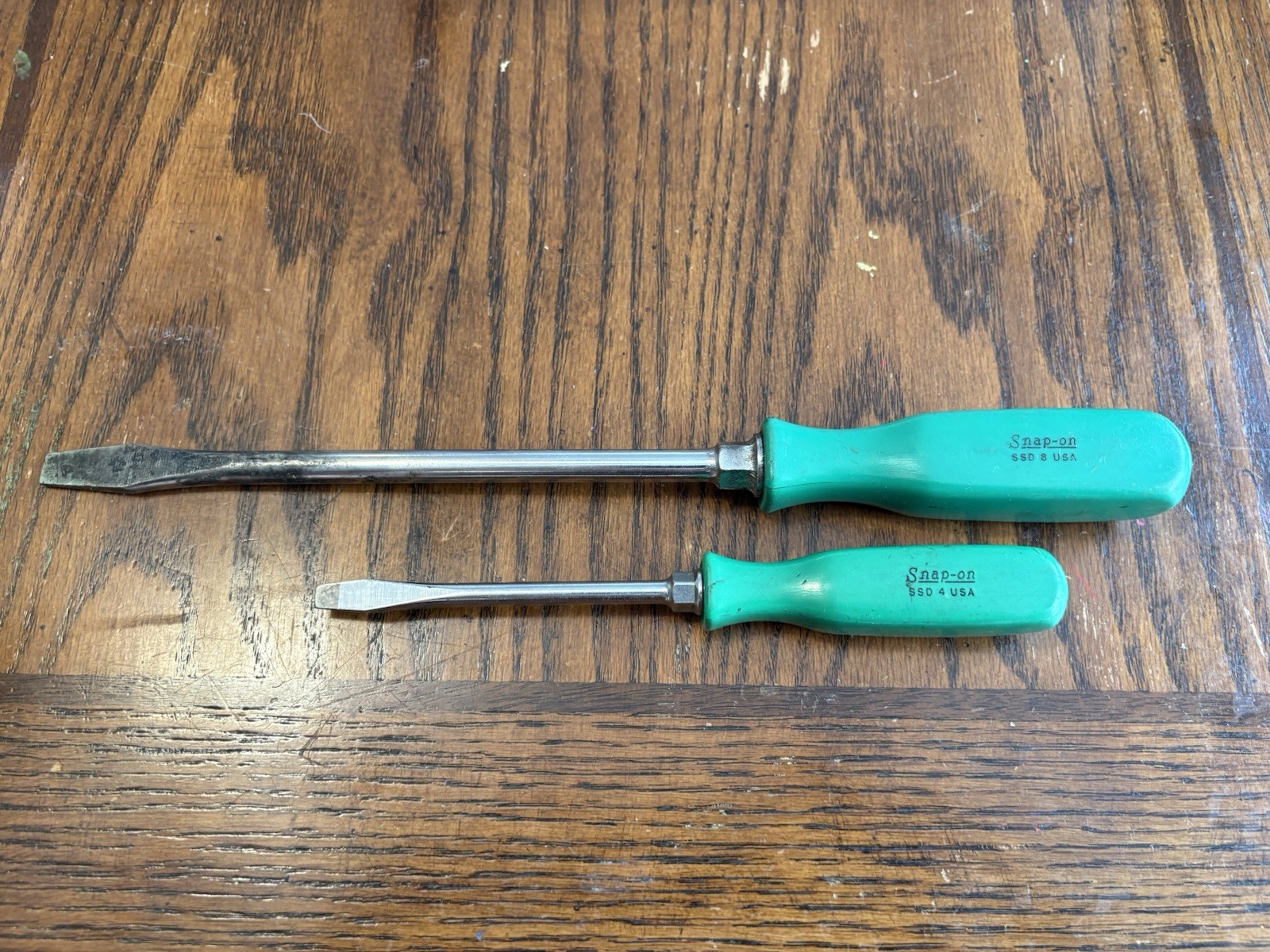 (2) Snap-on Screwdrivers Flat Slotted Round Shank #SSD4 #SSD8 USA