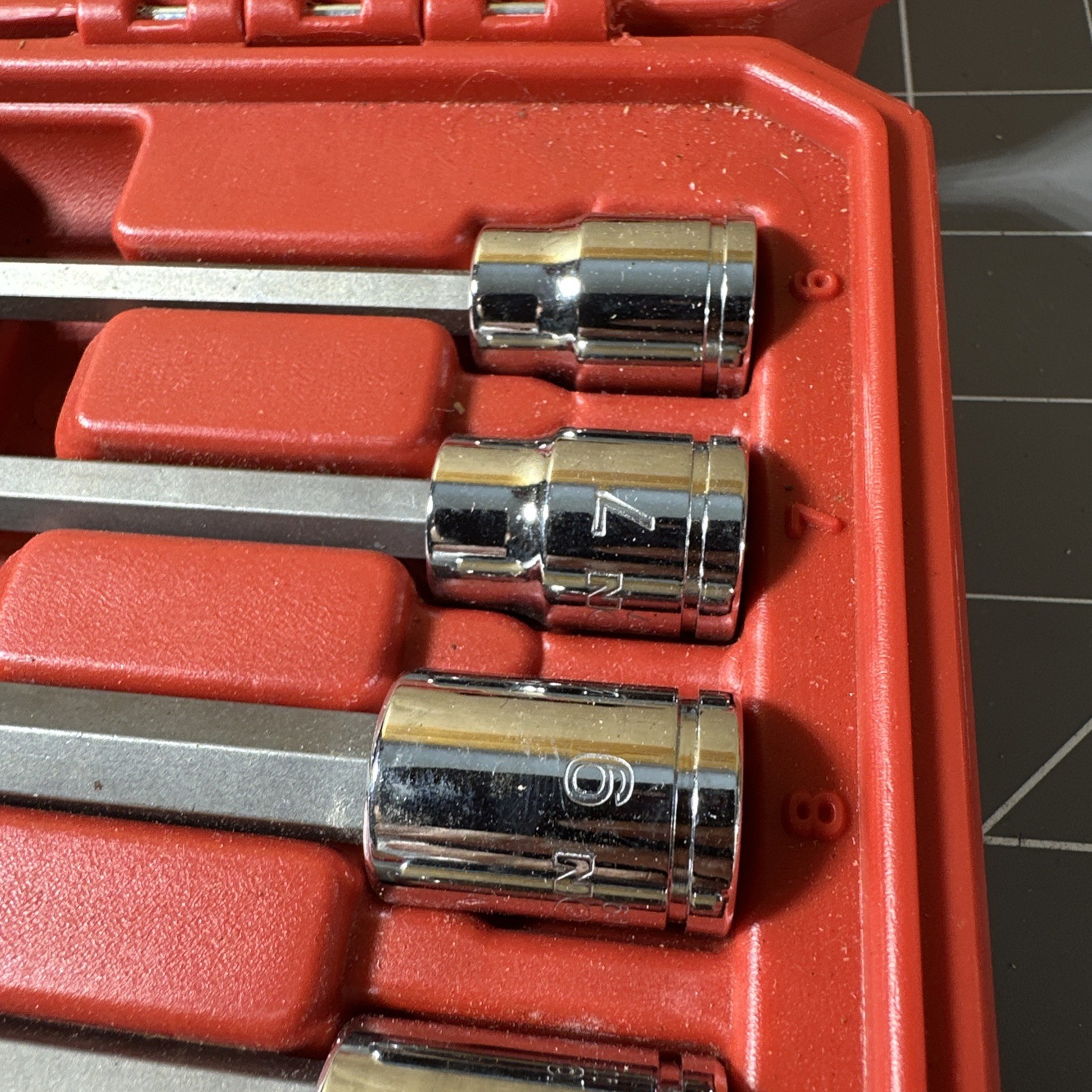 Tekton SHB91316 3/8 Inch Drive 18 Piece SAE MM Hex Bit Socket Set W/Case