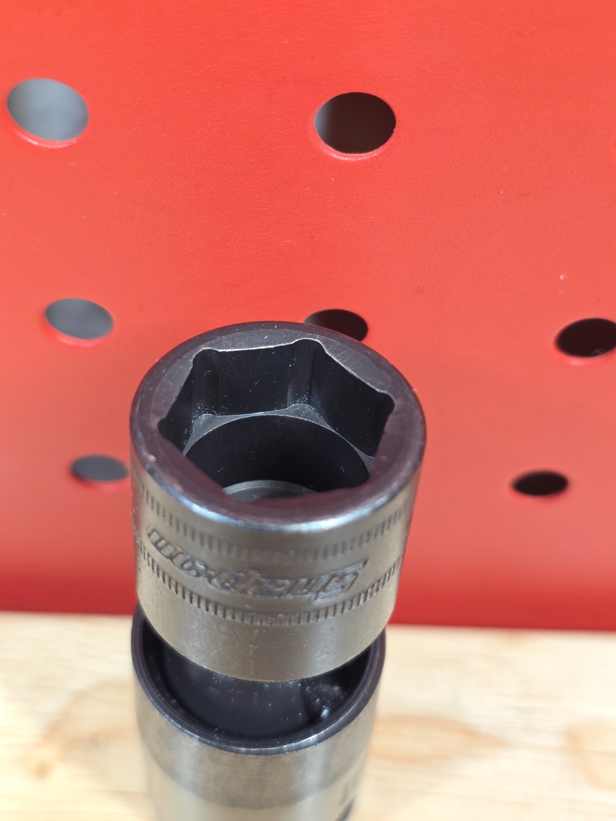 Snap-on Tools NEW IPFM17C 17mm 3/8″ Drive Metric 6-Point Impact Swivel Socket