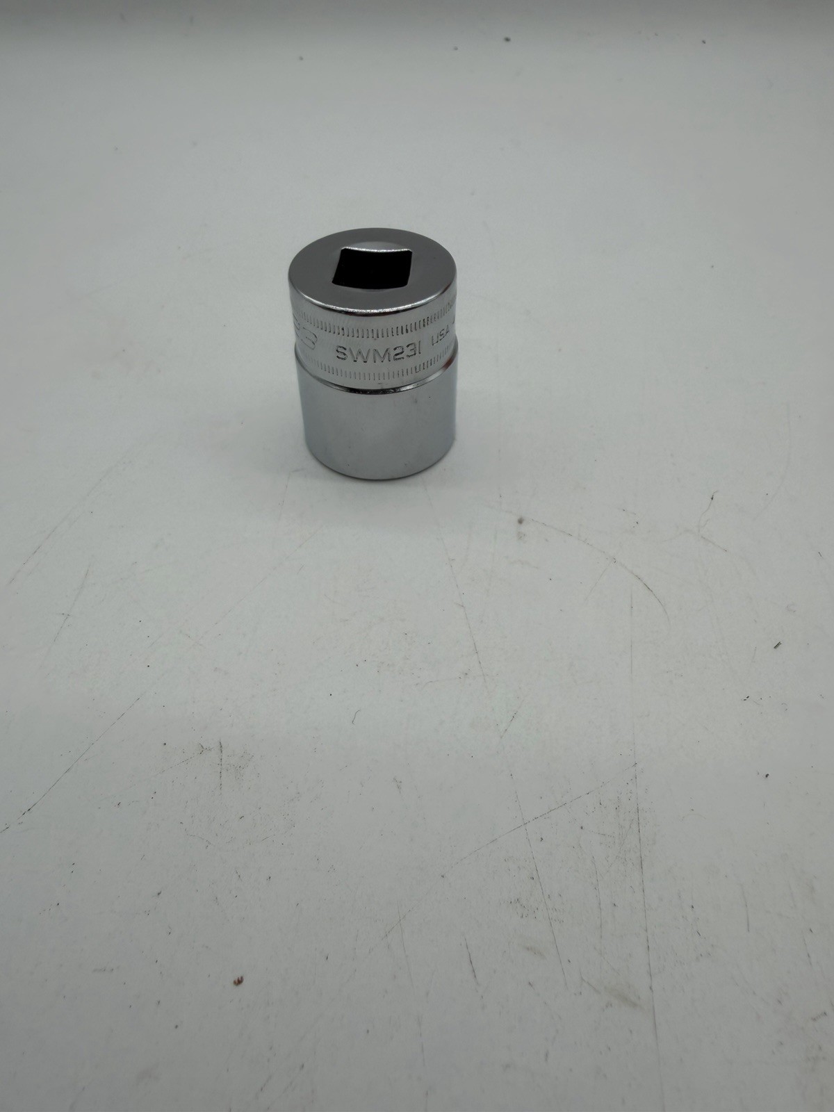 Snap-on Tools USA NEW 1/2″ Drive 23mm Metric 12 Point Shallow Socket SWM231