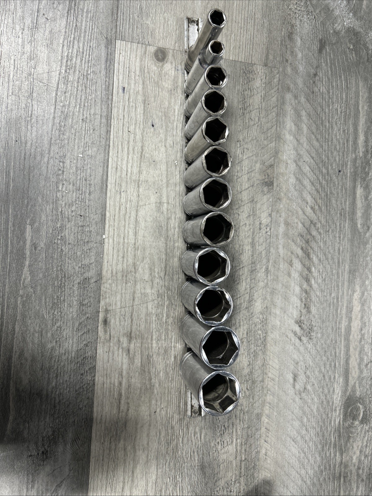 Snap-On 313TSYA -1 12pc 1/2″ Drive 6-Point SAE Deep Socket Set 1-1/16″ – 3/8″