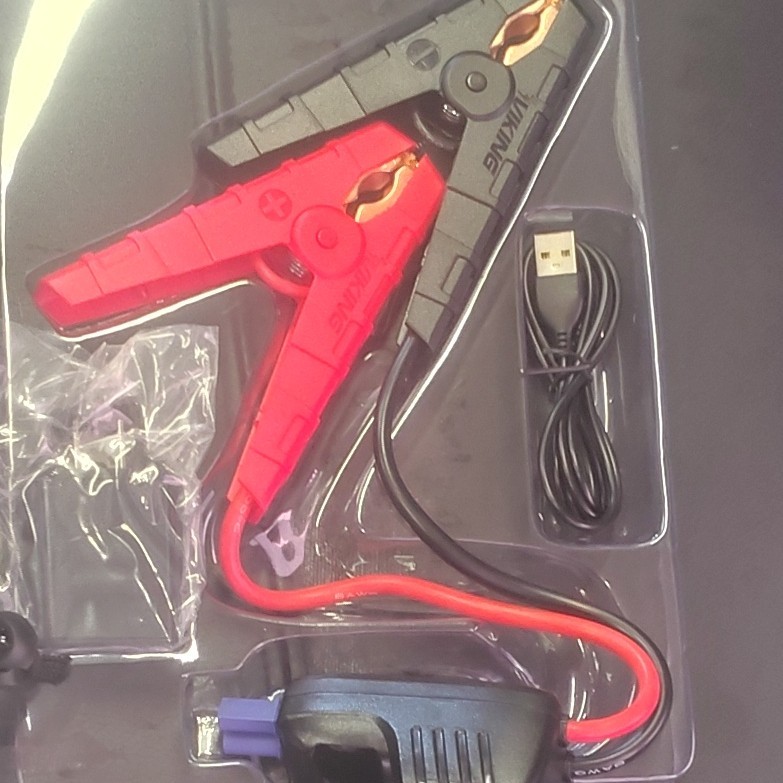 1000 Amp Viking Battery Jumper, Perfect For When Your Stuck In A Hard Spot