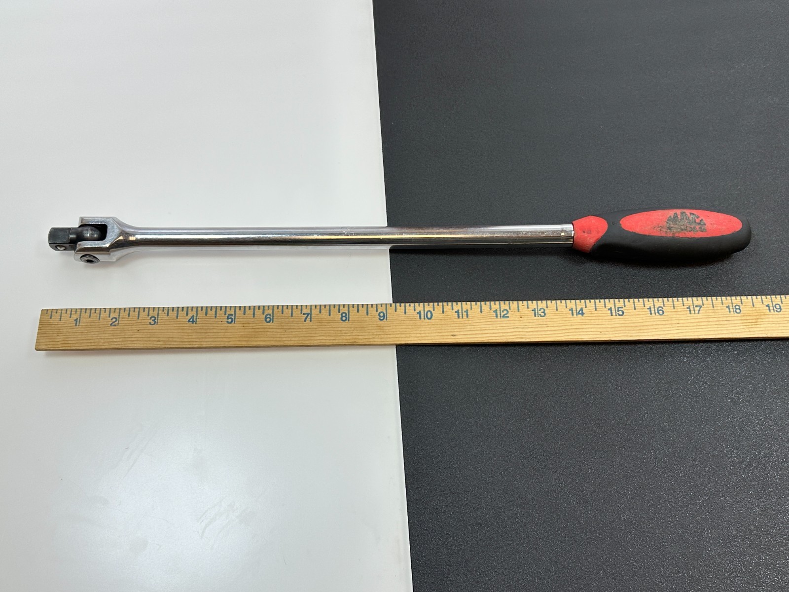 MAC Tools V18SFA Bi-Material 1/2″ Drive Breaker Bar w/ Comfort Triangular Grip