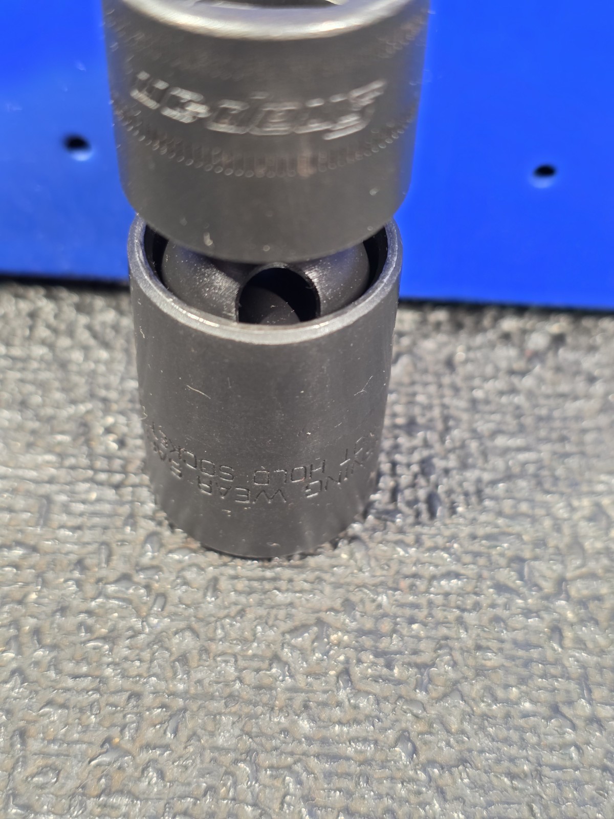 Snap-on Tools IPFM17C 17mm LIGHT USE 3/8″ Drive 6-Point Impact Swivel Socket