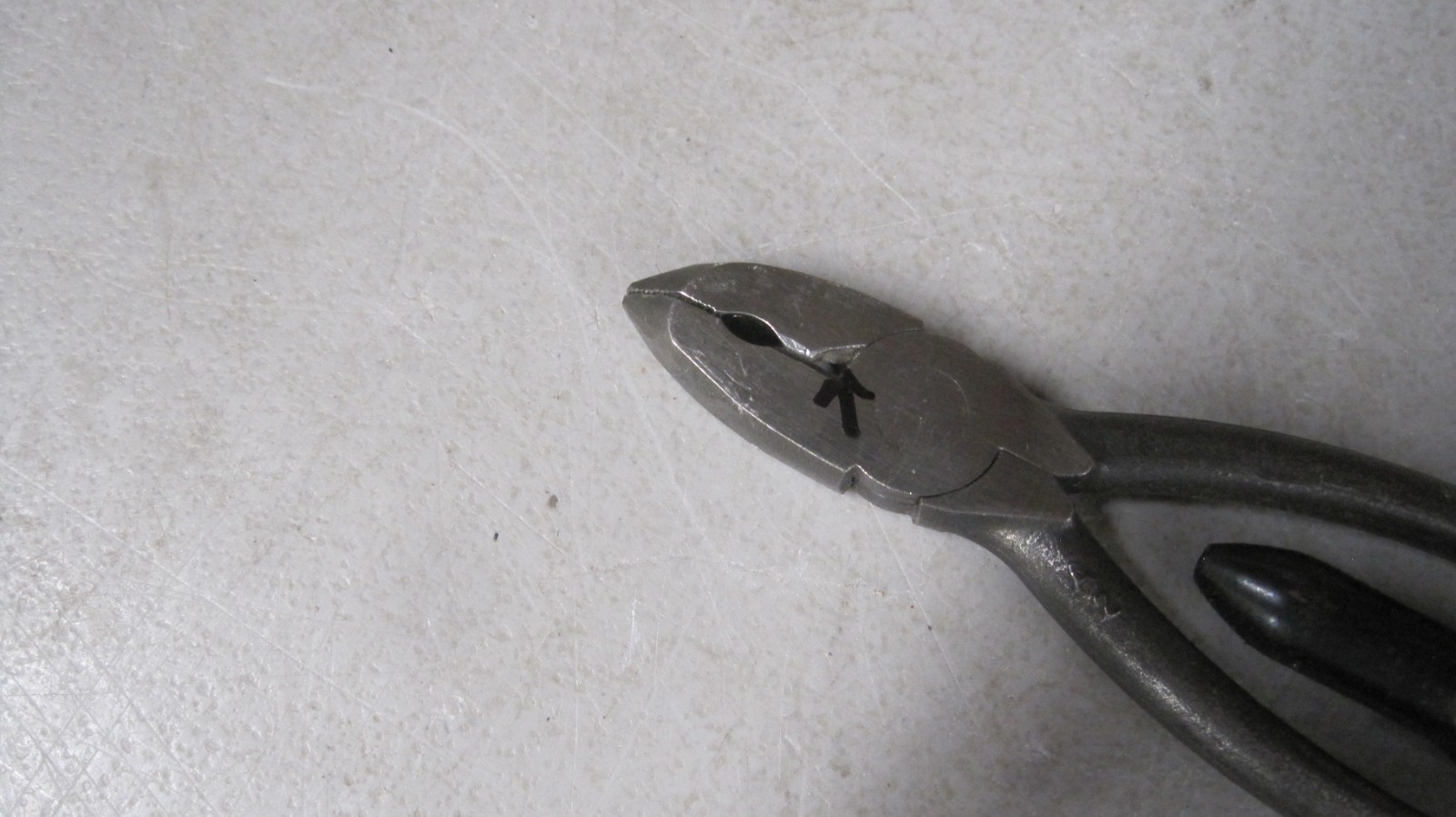 BLUE-POINT BY SNAP-ON SAFETY WIRE PLIERS # GA311C READ DESCRIPTION