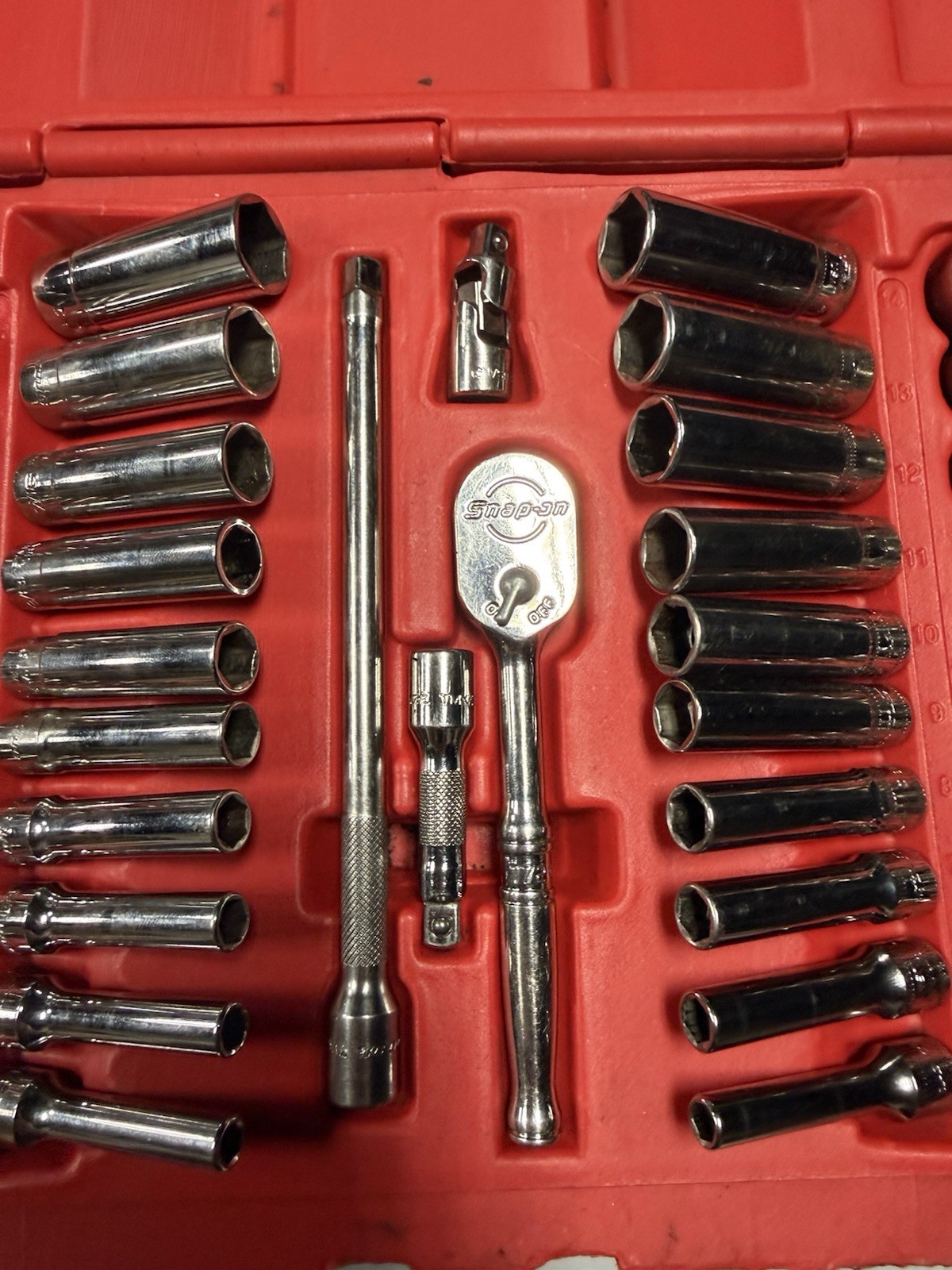 Snap-on 144TMPB 44pc 1/4″ Drive 6 Point Metric/SAE Socket Set.
