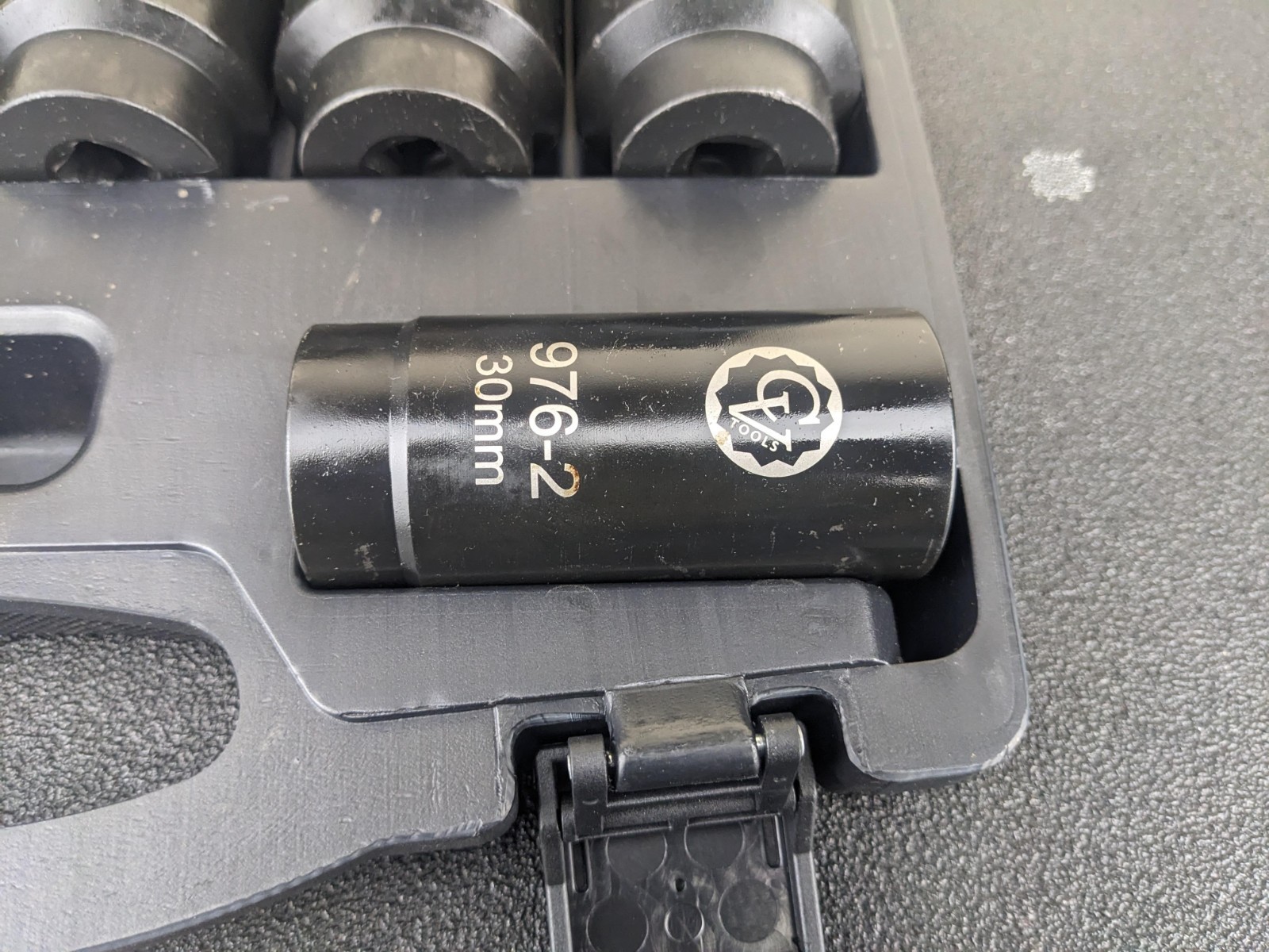 #bm646 CAL VAN TOOLS 976 12-POINT METRIC IMPACT AXLE NUT SOCKET SET
