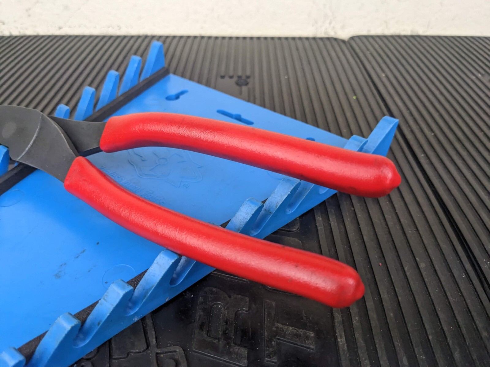 #av984 Snap On USA Vector Edge High-Leverage Diagonal Cutter Pliers RED 388CF