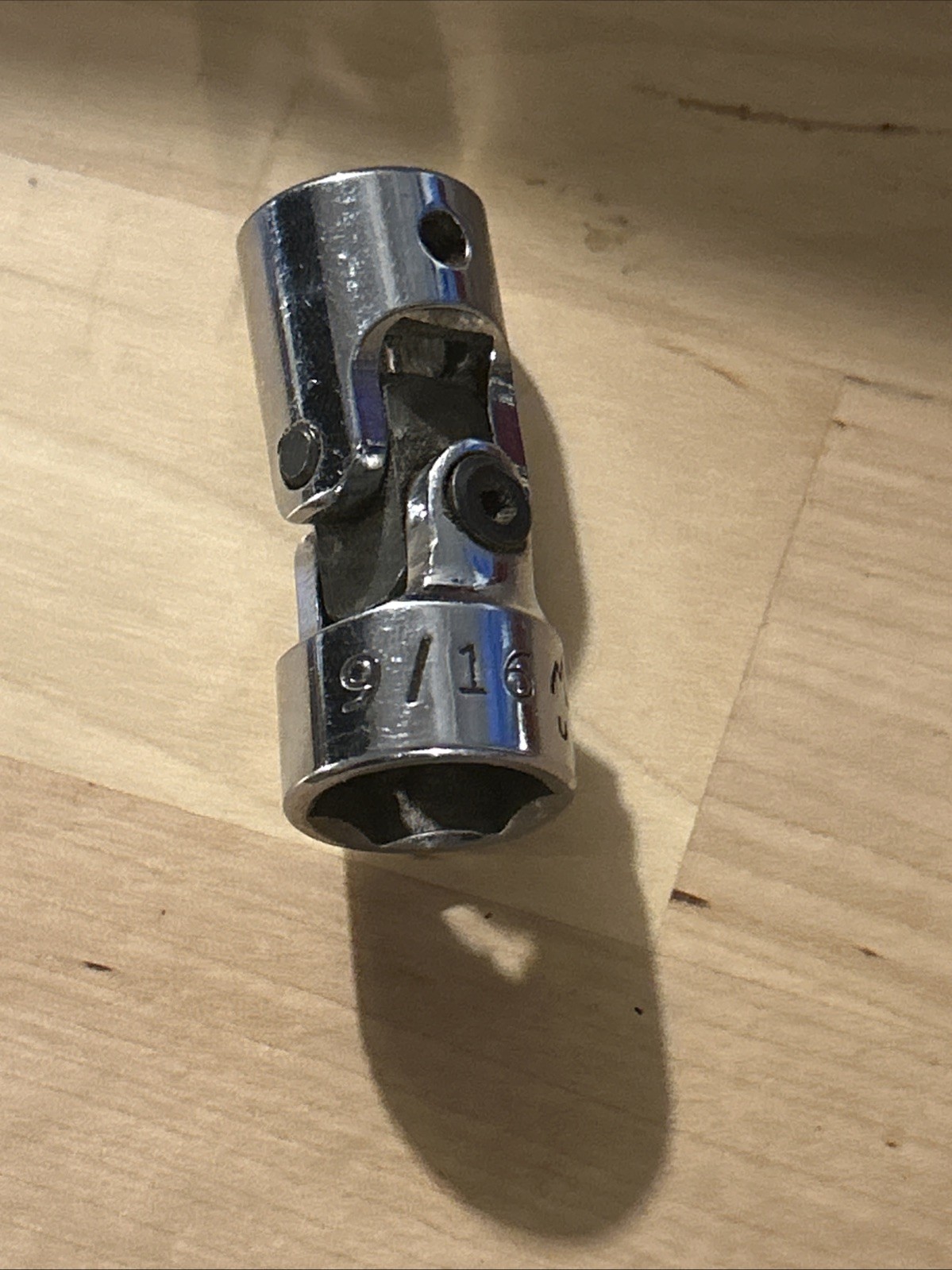 Mac Tools XU186 Universal Swivel Chrome Socket 9/16 SAE 3/8″ Drive 6 Point USA