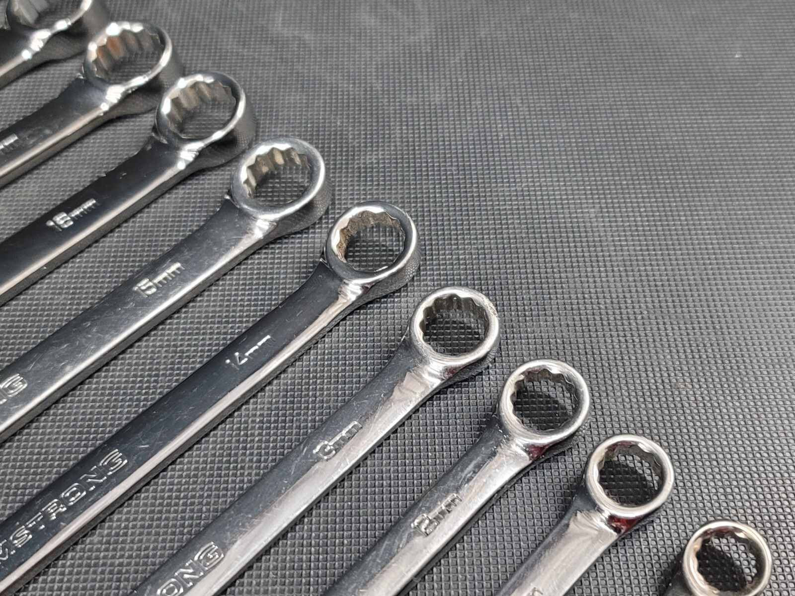 Armstrong Tools 15 pc 12 point Metric Combo Wrench Set 7-19mm & 21-22mm GMTK 52