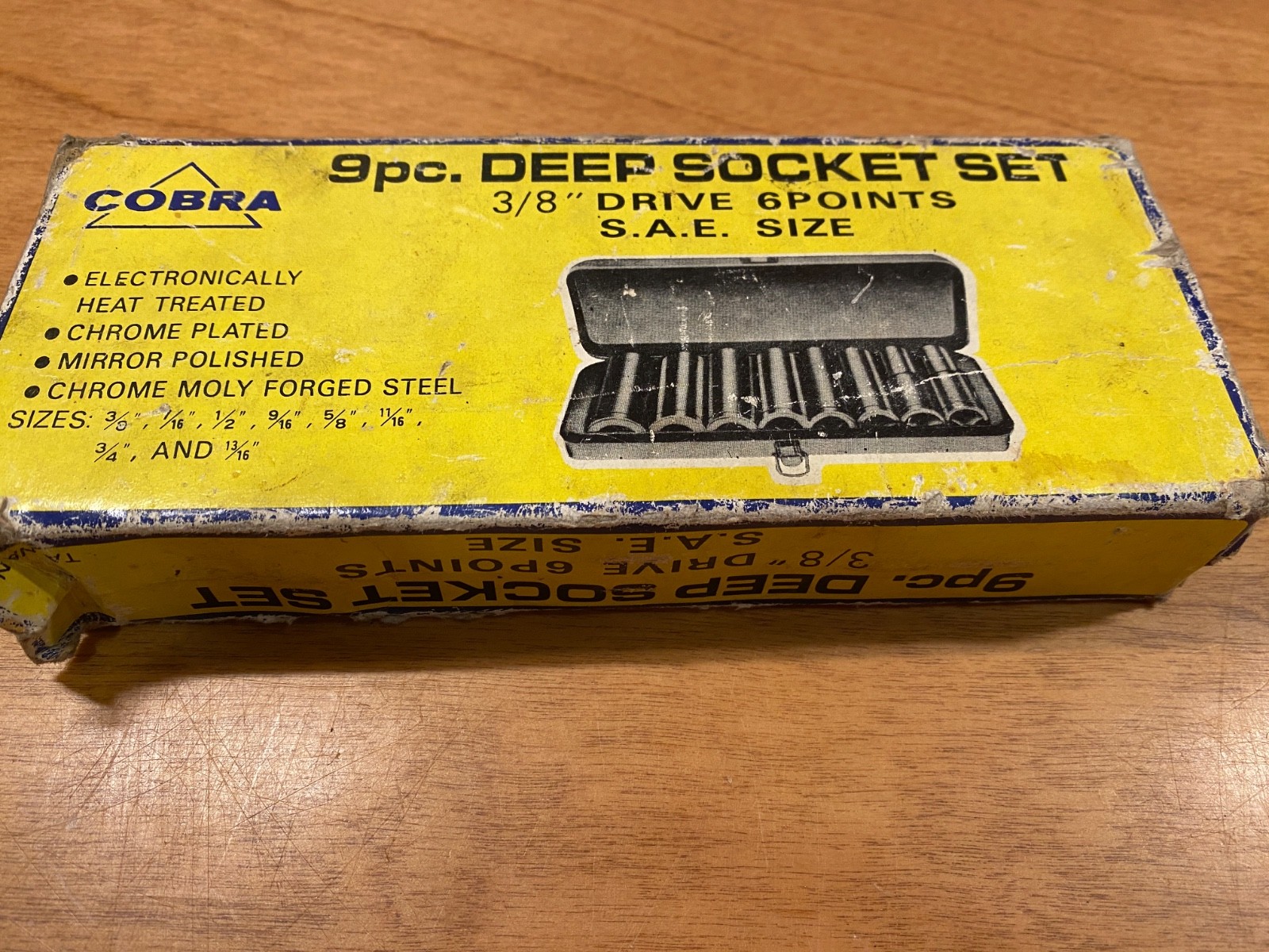Vintage COBRA 9-pc Deep Socket Set, 3/8″drive, SAE, 6-point, metal case, Taiwan