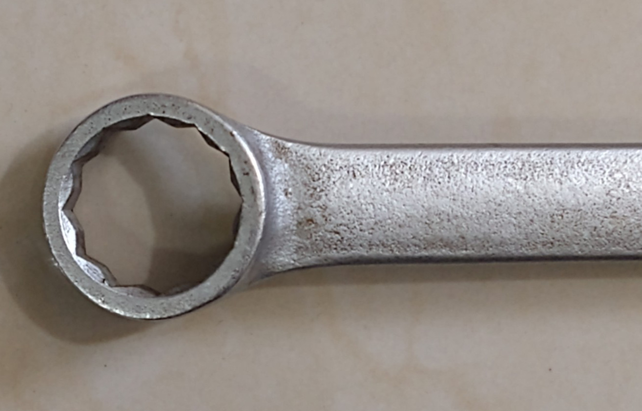 CRAFTSMAN TOOLS USA V42923, 24MM. COMBINATION WRENCH, 12.5″ LONG, 12 POINT.