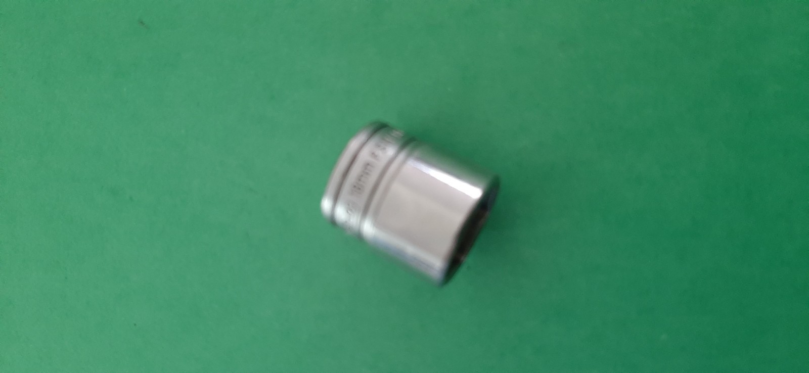 Snap-on Tools USA 18mm Shallow Socket 3/8″ Drive 6pt Point FSM18 606