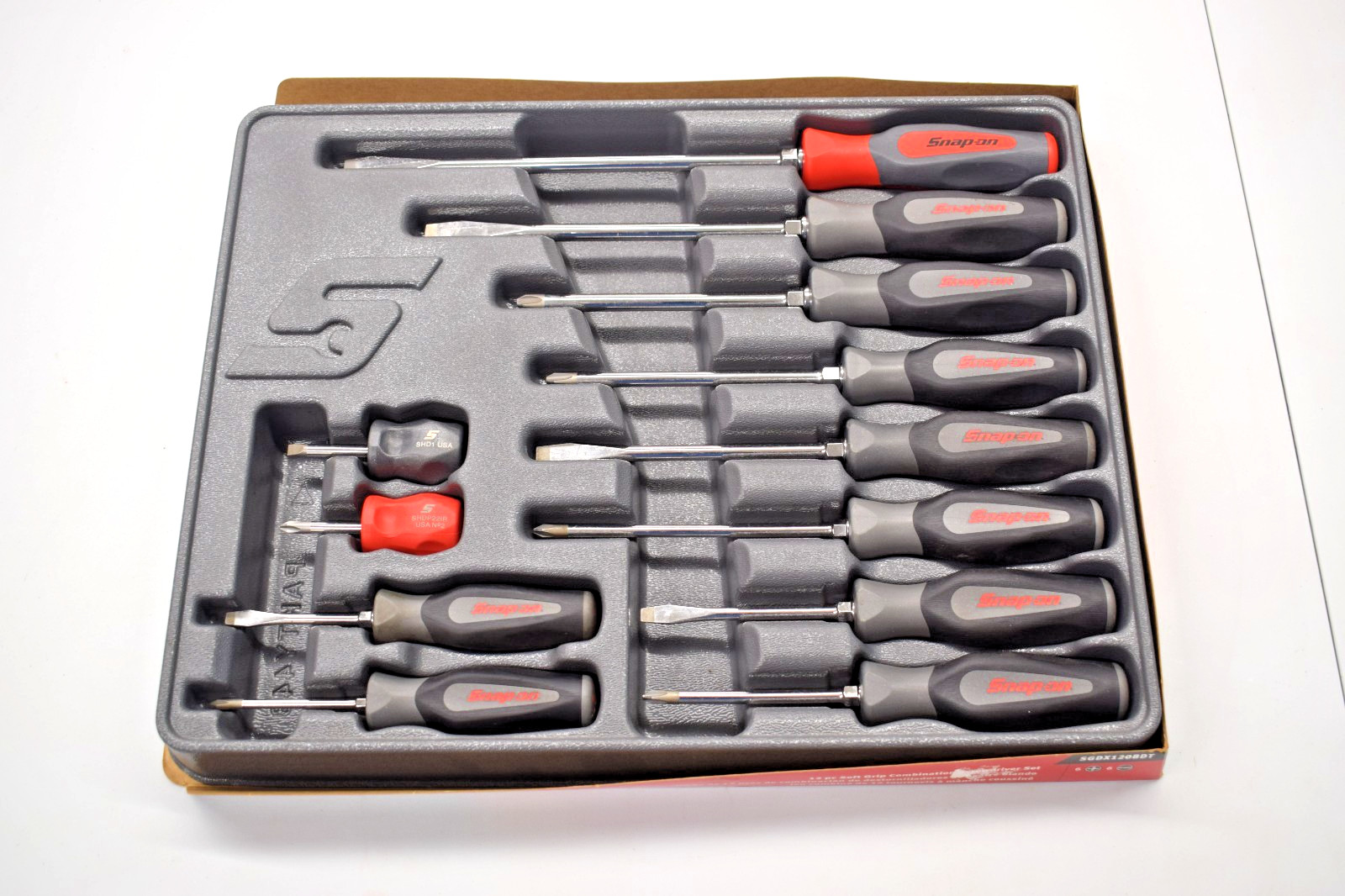 Snap On Tools SGDX120BDT 12pc DARK TITANIUM Soft Grip Screwdriver Set +Tray USED