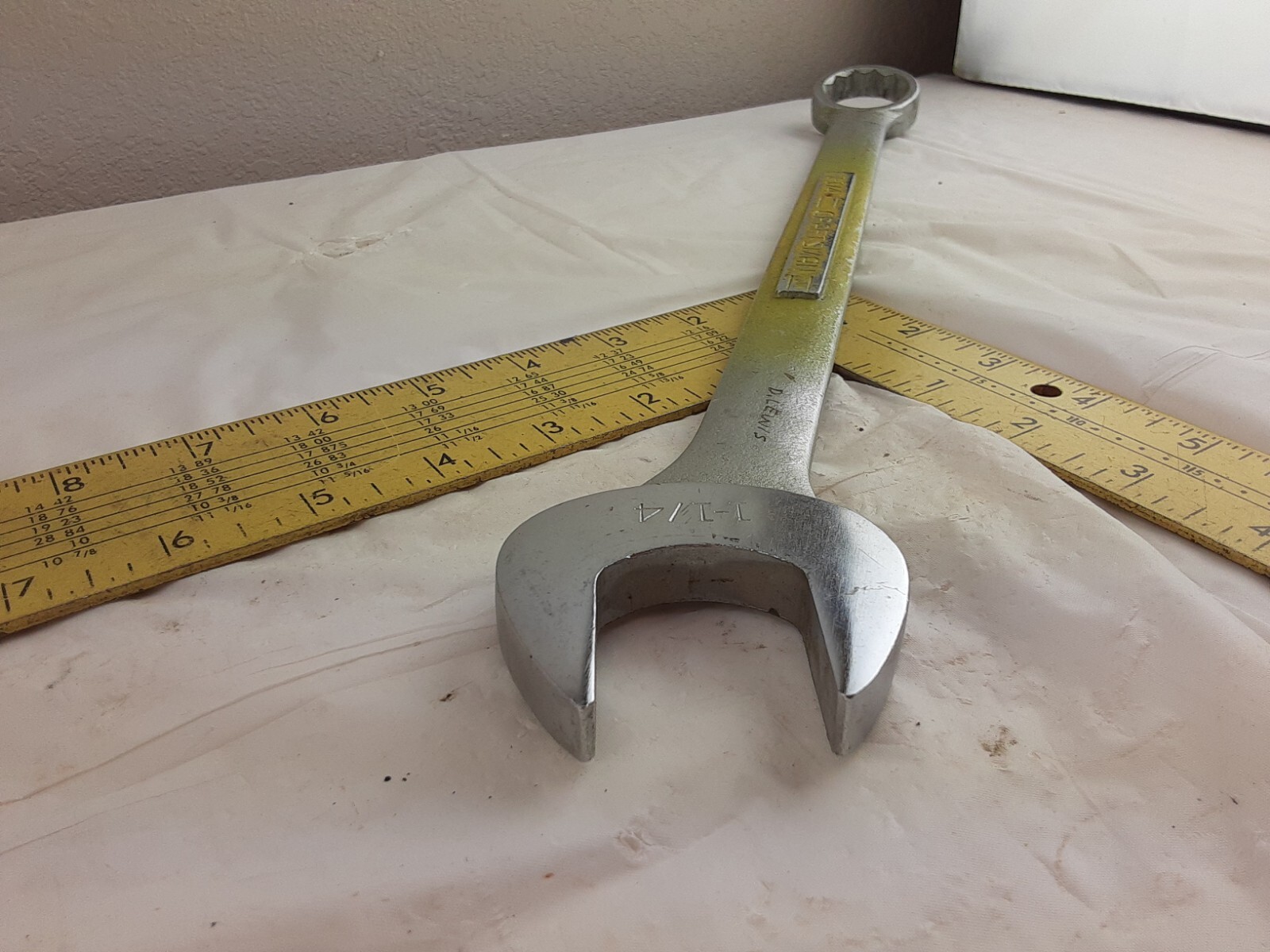 Craftsman USA 44708 Combination Wrench 1-1/4″ -V-