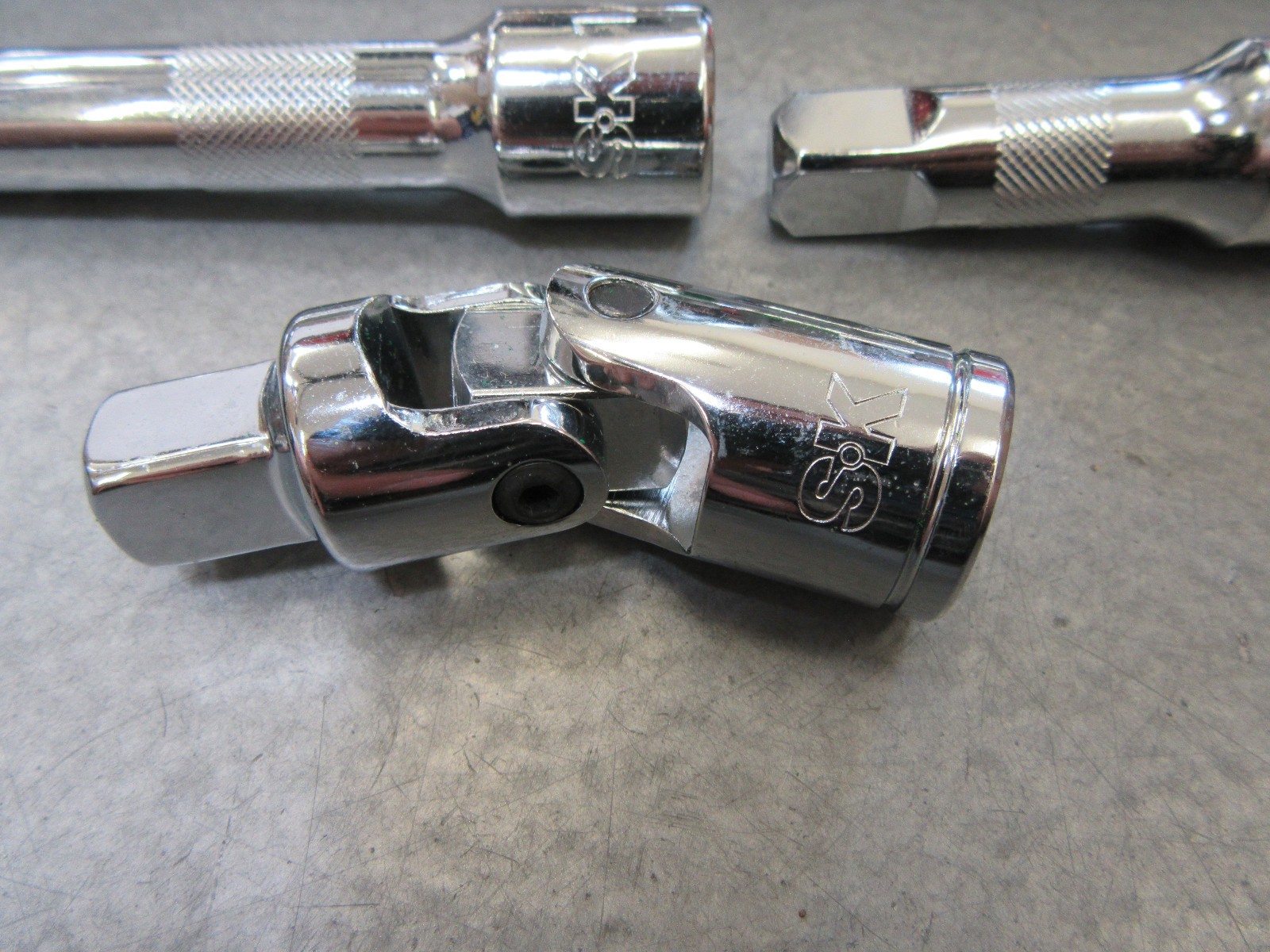 SK Professional Tools 216P 1/2″ Drive Ratchet w/ 3″ + 5″ Extensions & Swivel