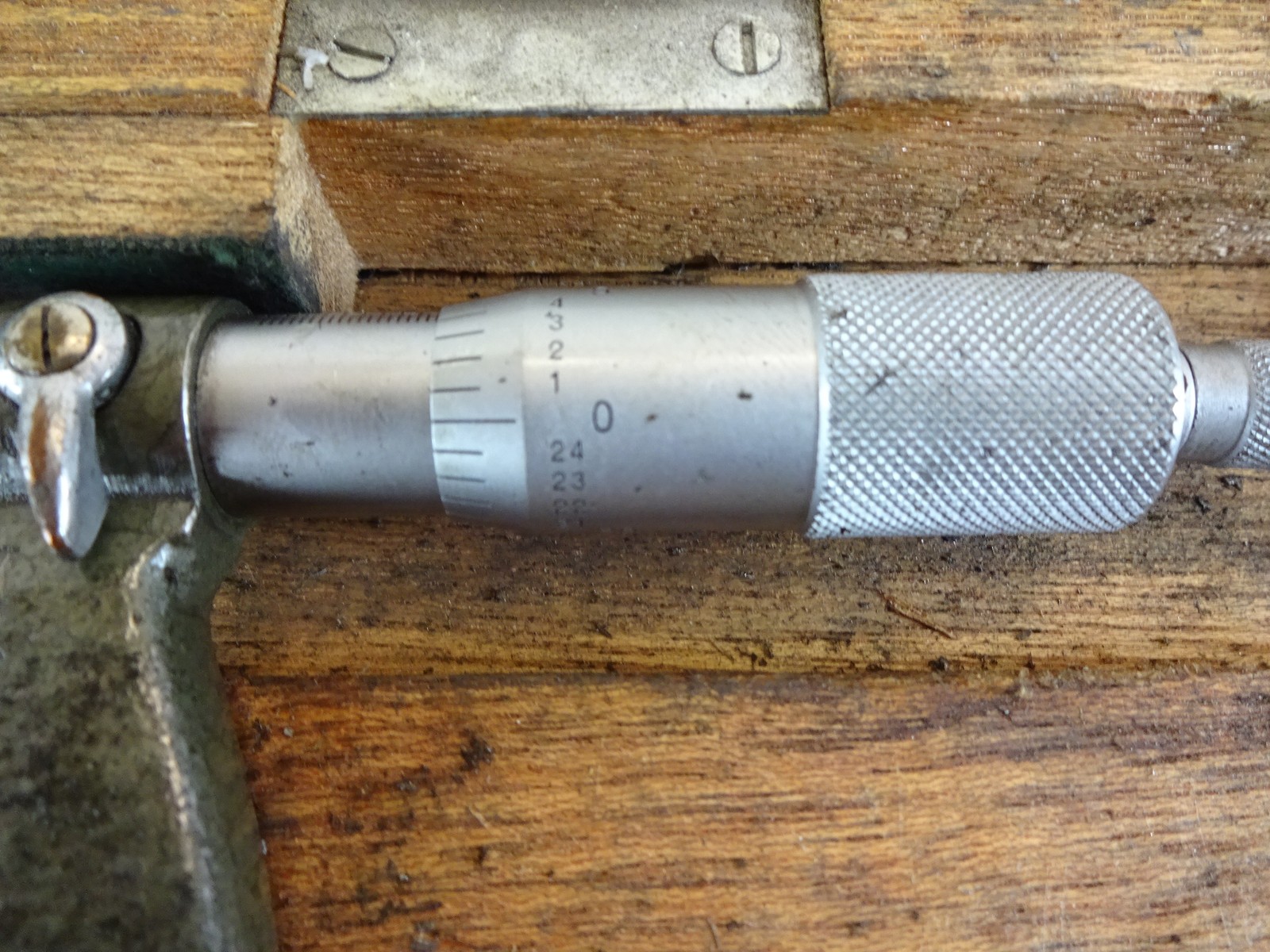 8″ – 12″ Mitutoyo micrometer