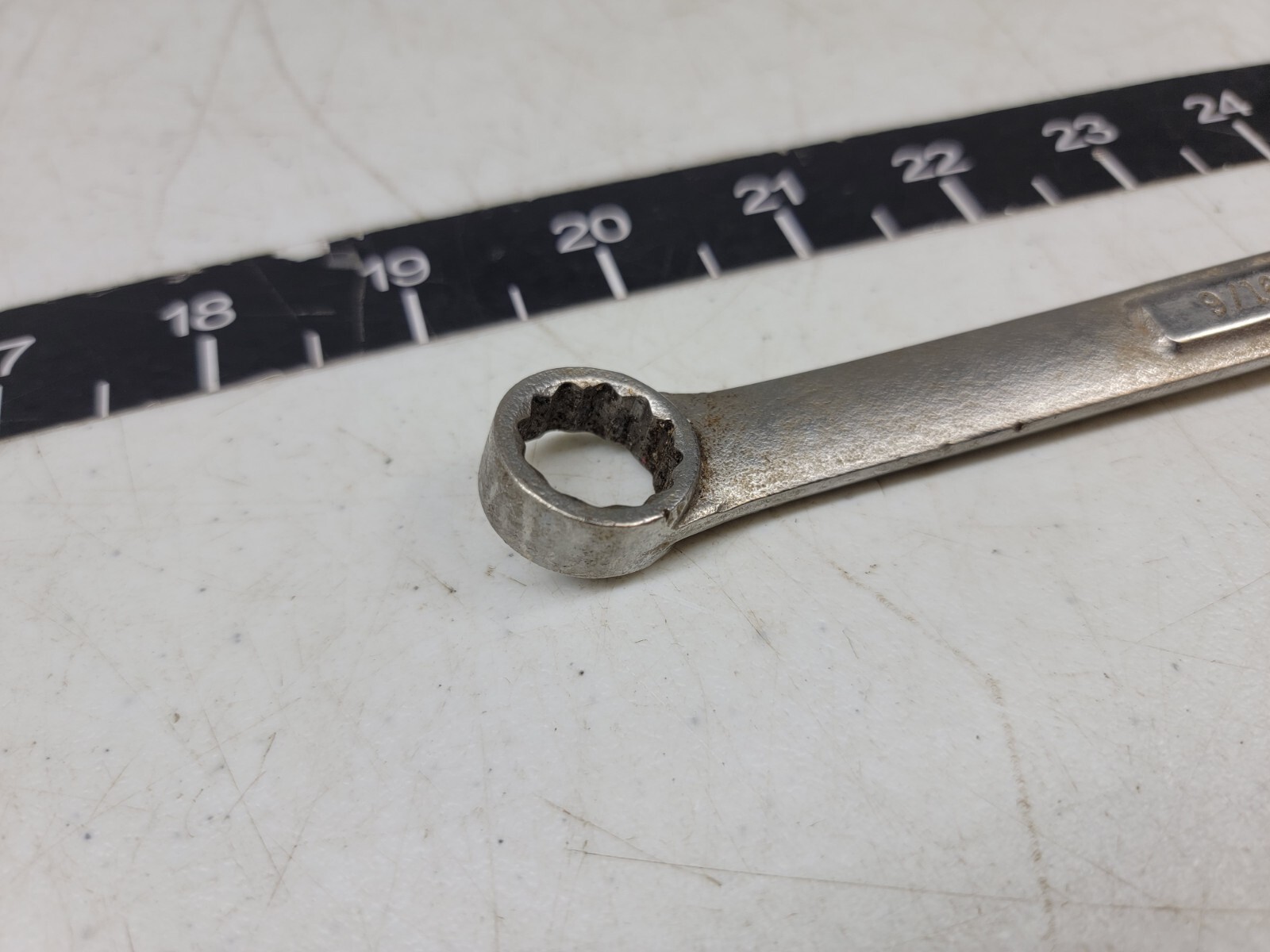 Craftsman Tools USA 43924 -VV- 9/16in. x 5/8in. 12-Point Double Box End Wrench