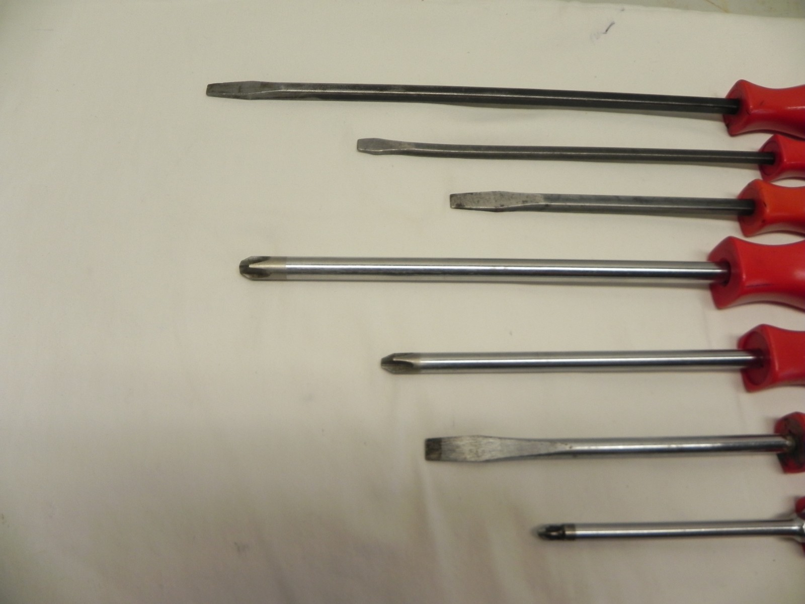 Mac Tools Vintage 15 Piece Flat Tip & Phillips Head Red Screwdriver Set