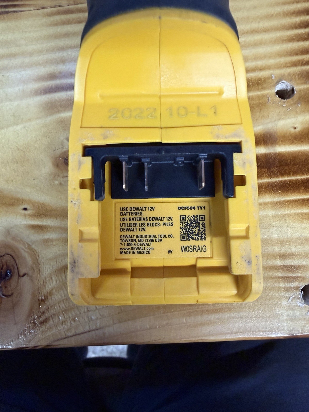 DEWALT DCF504B Brushless 1/4″ (6mm) 12V Ratchet with 2 Aftermarket Battery’s