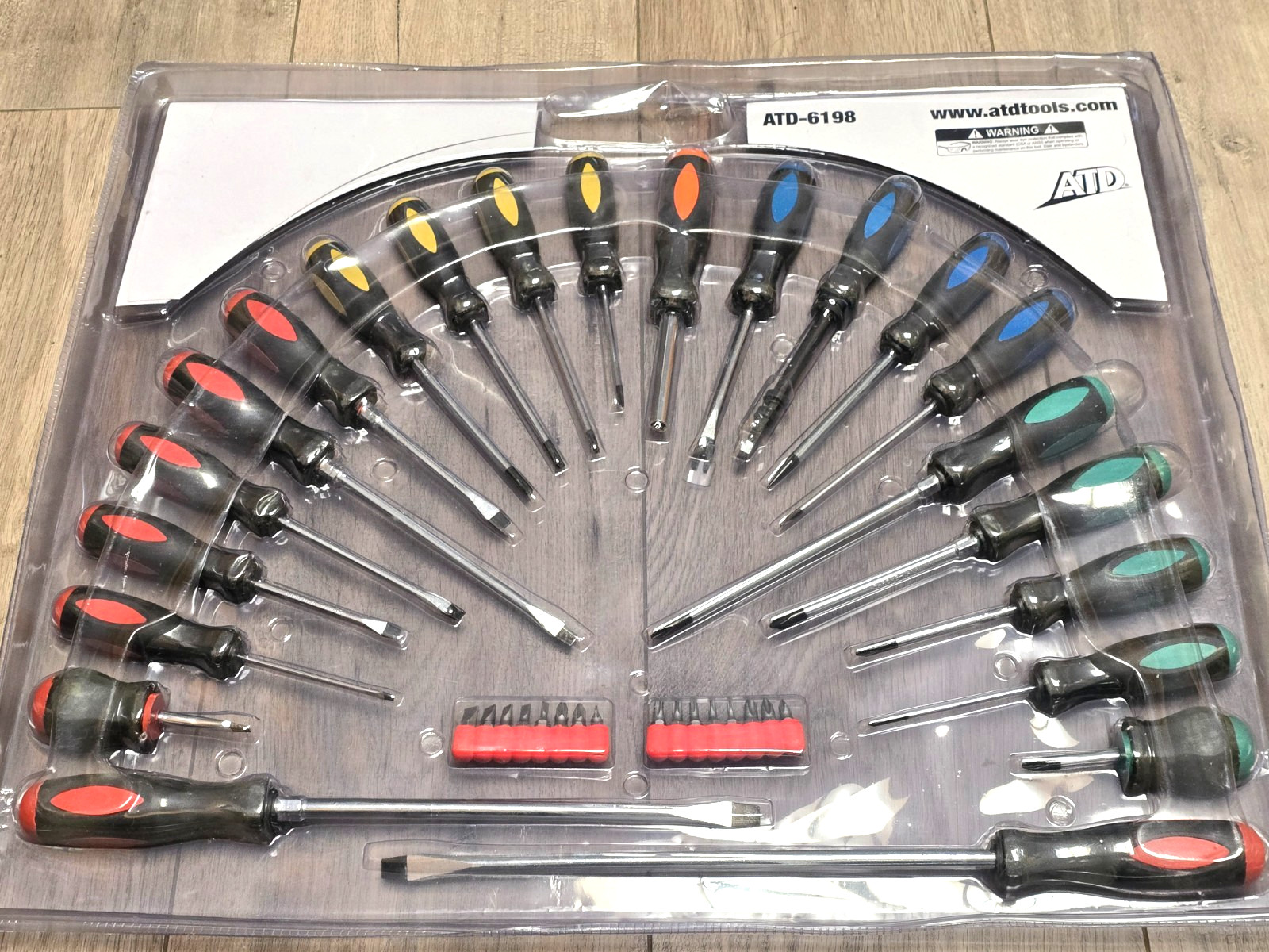 ATD Tools 6198, 22pc Master Soft Grip Screwdriver Set + 16pc 1/4″ Hex Bit Set
