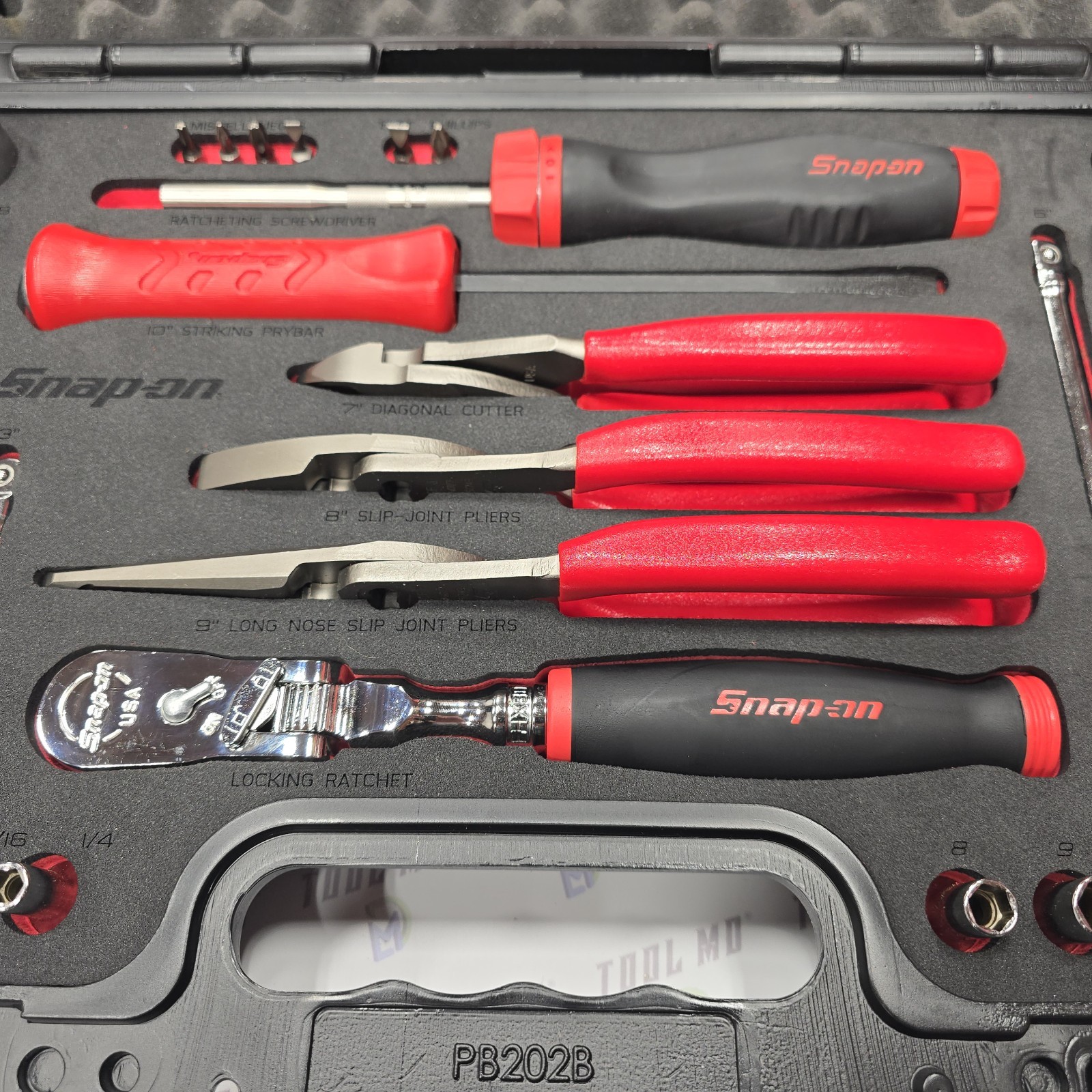 Snap-on Tools NEW 33Pc 3/8″ Drive Metric & SAE Assorted Service Set 233FSMBFR