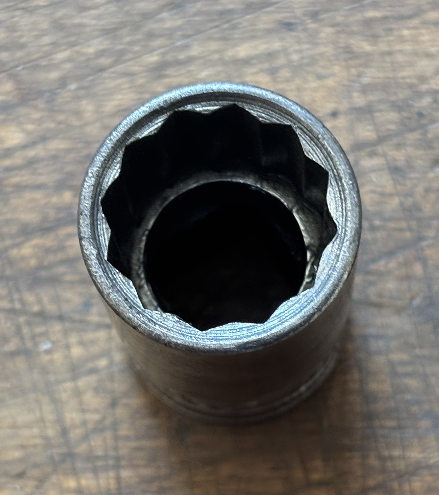 Snap-On SW-220 – 1/2″ Drive 11/16″ AF – 12 Point Standard Socket