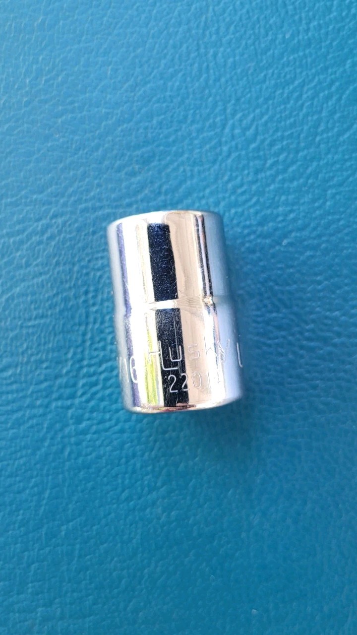 Husky 22014 7/16″ Chrome Shallow Socket 6 Pt 3/8″ Drive Made In USA
